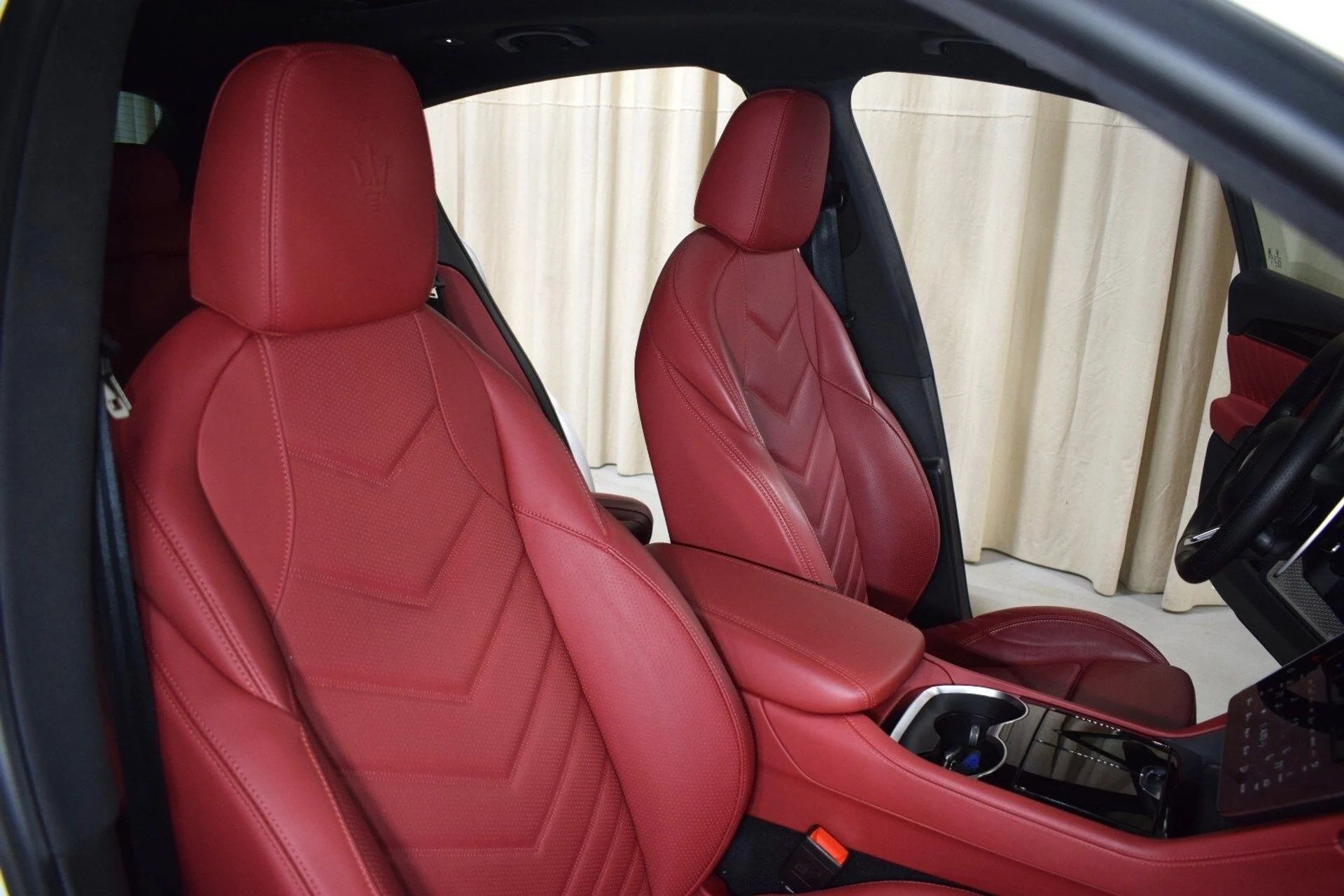 mph021_186616866_6737713e1ef4b18d23ed9efa792637a2x_739ba96cdc