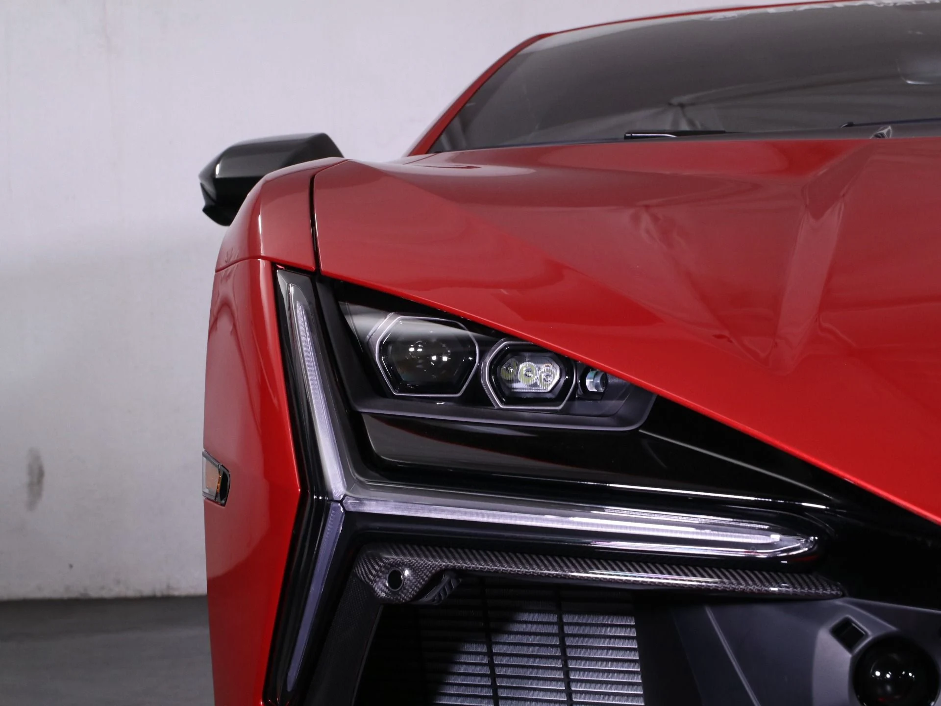 mph021_1867313130_New_2025_Lamborghini_Revuelto_1756395149_7a0fd49e2a