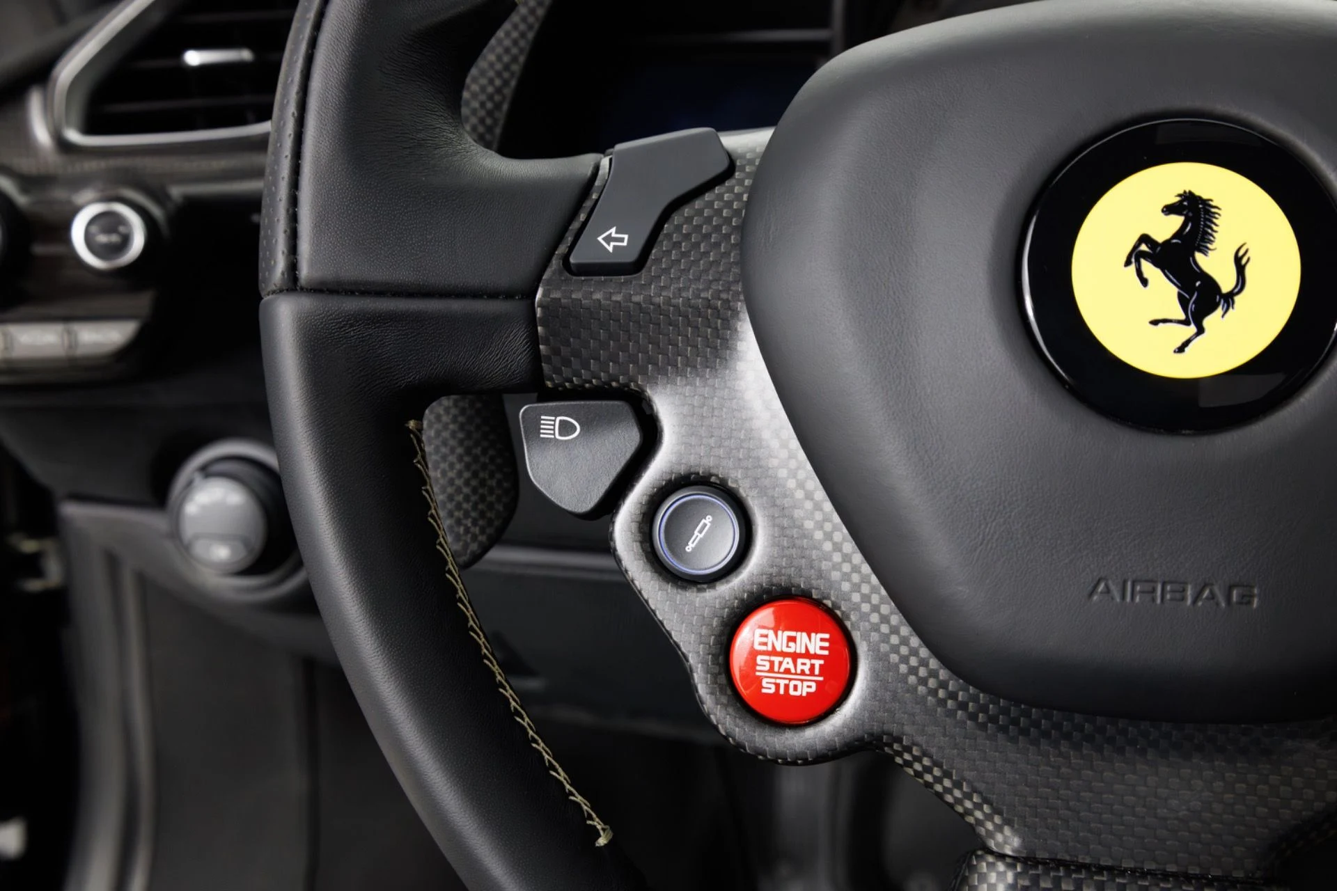 mph021_1873773405_Used_2019_Ferrari_488_Pista_1781884388_e0af1a1760