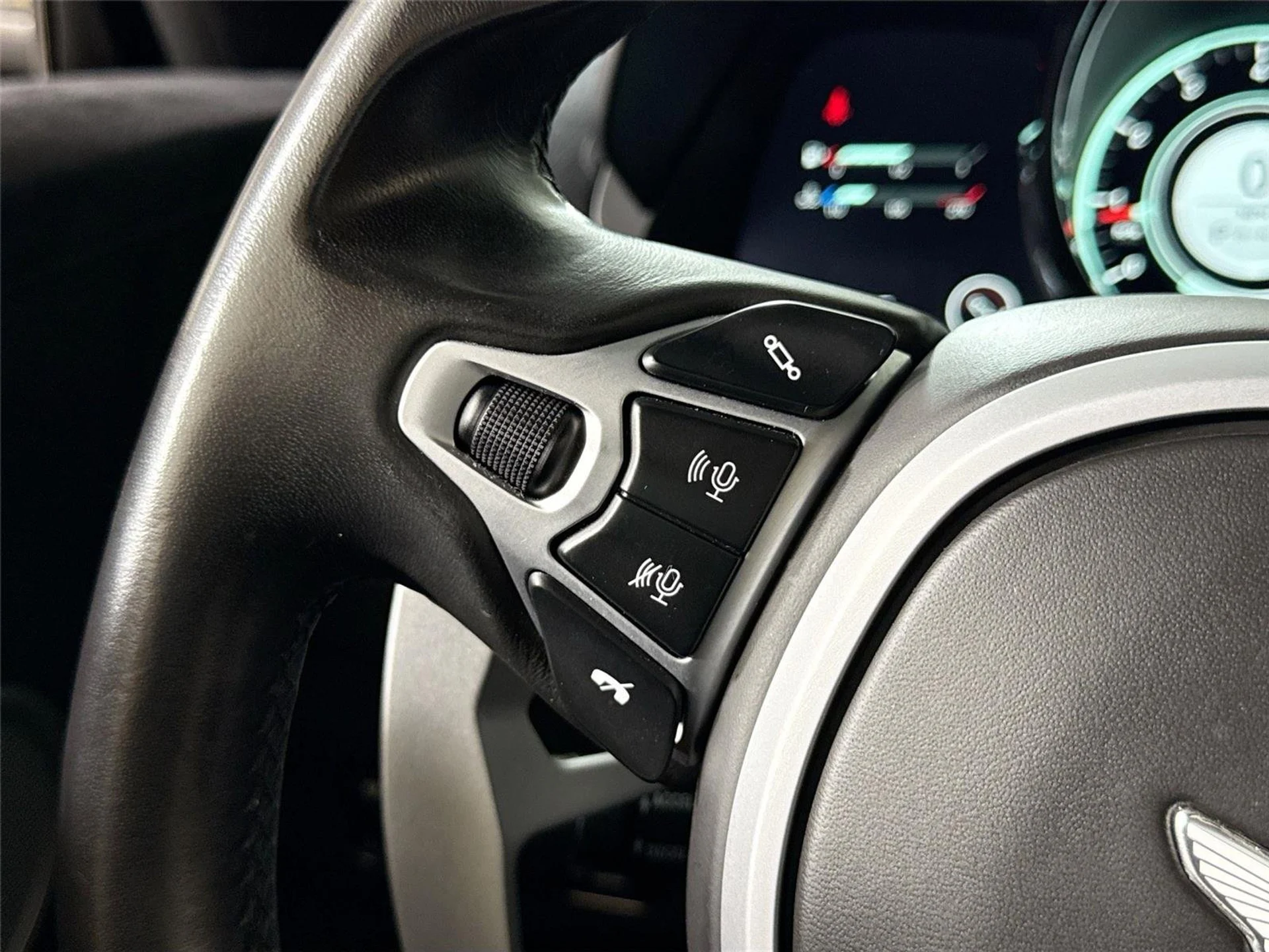 mph021_1874161727_dd79cf0406aff40a6b555d0a25d13583_83aca0a750