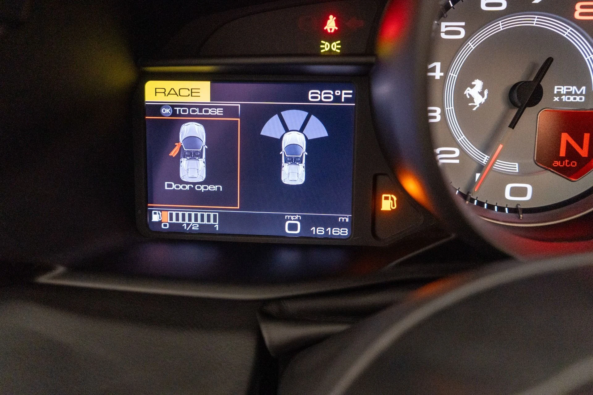 mph021_1878422318_Used_2017_Ferrari_488_Spider_1761946233_7bb2aa7cc1