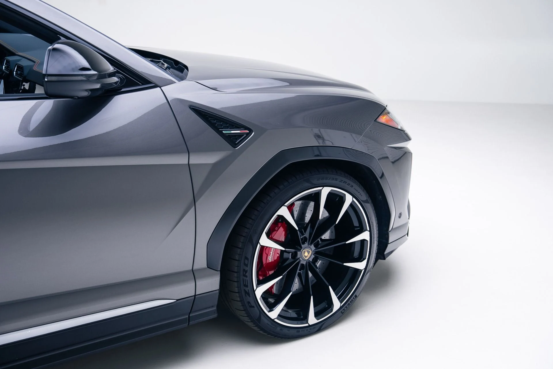 mph021_1881508322_Used_2021_Lamborghini_Urus_1764807920_ea3c15fb50