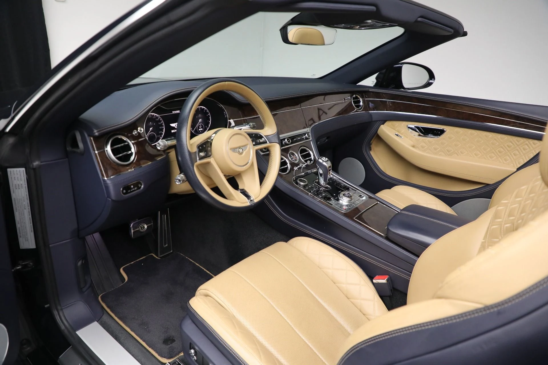 mph021_1881600608_Used_2020_Bentley_Continental_GTC_V8_91c9848962