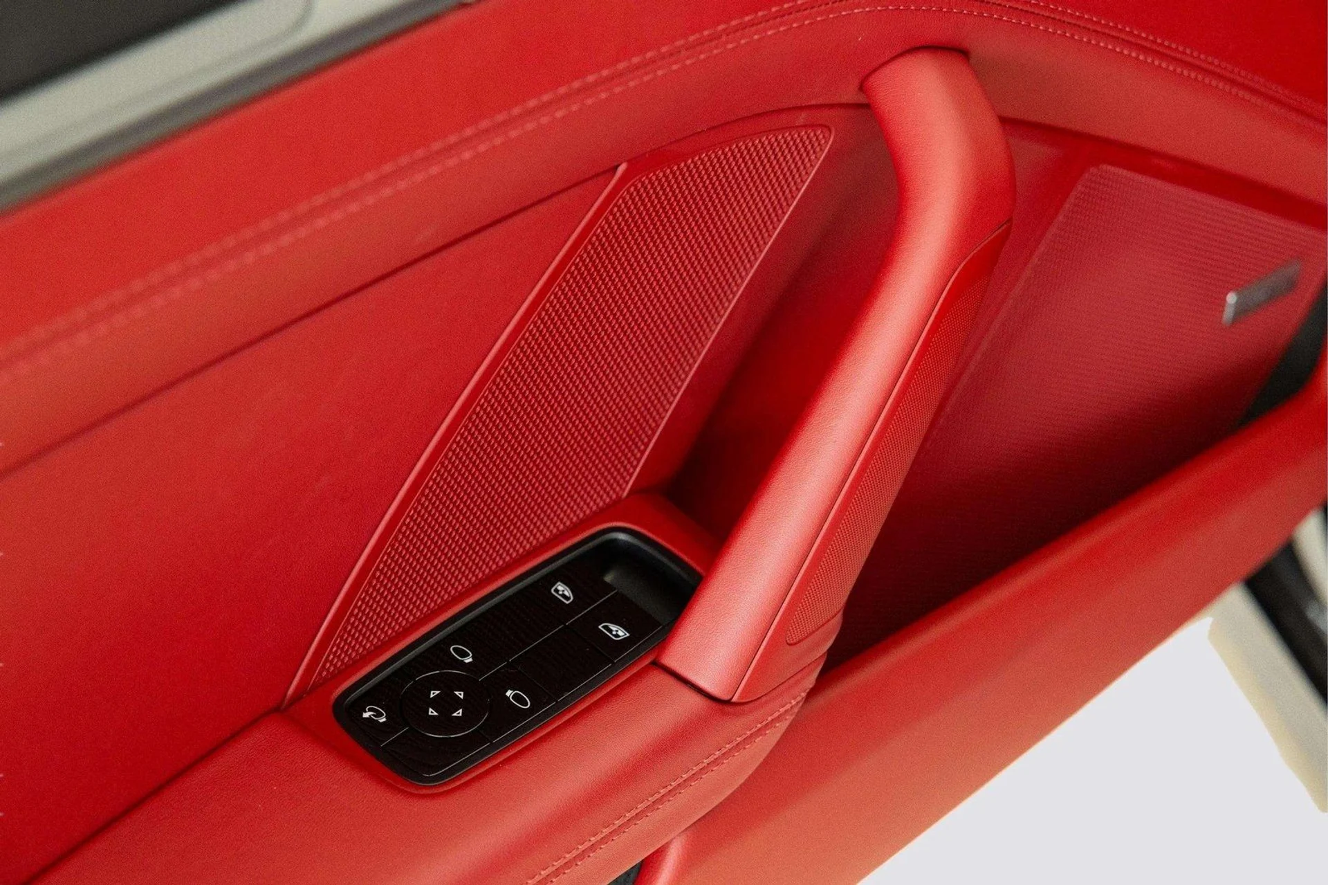 mph021_1882295676_image_22_5af2f52f84