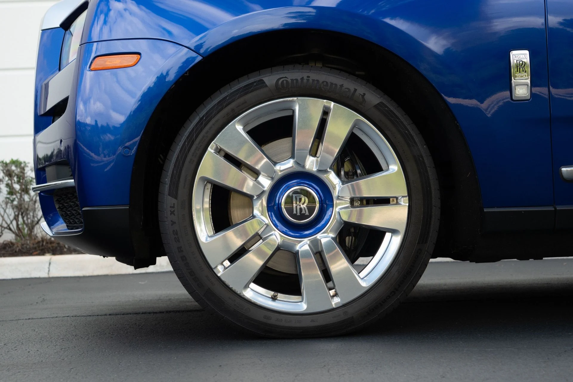 mph021_1884301658_Used_2019_Rolls_Royce_Cullinan_1764189669_8d1b2861cf