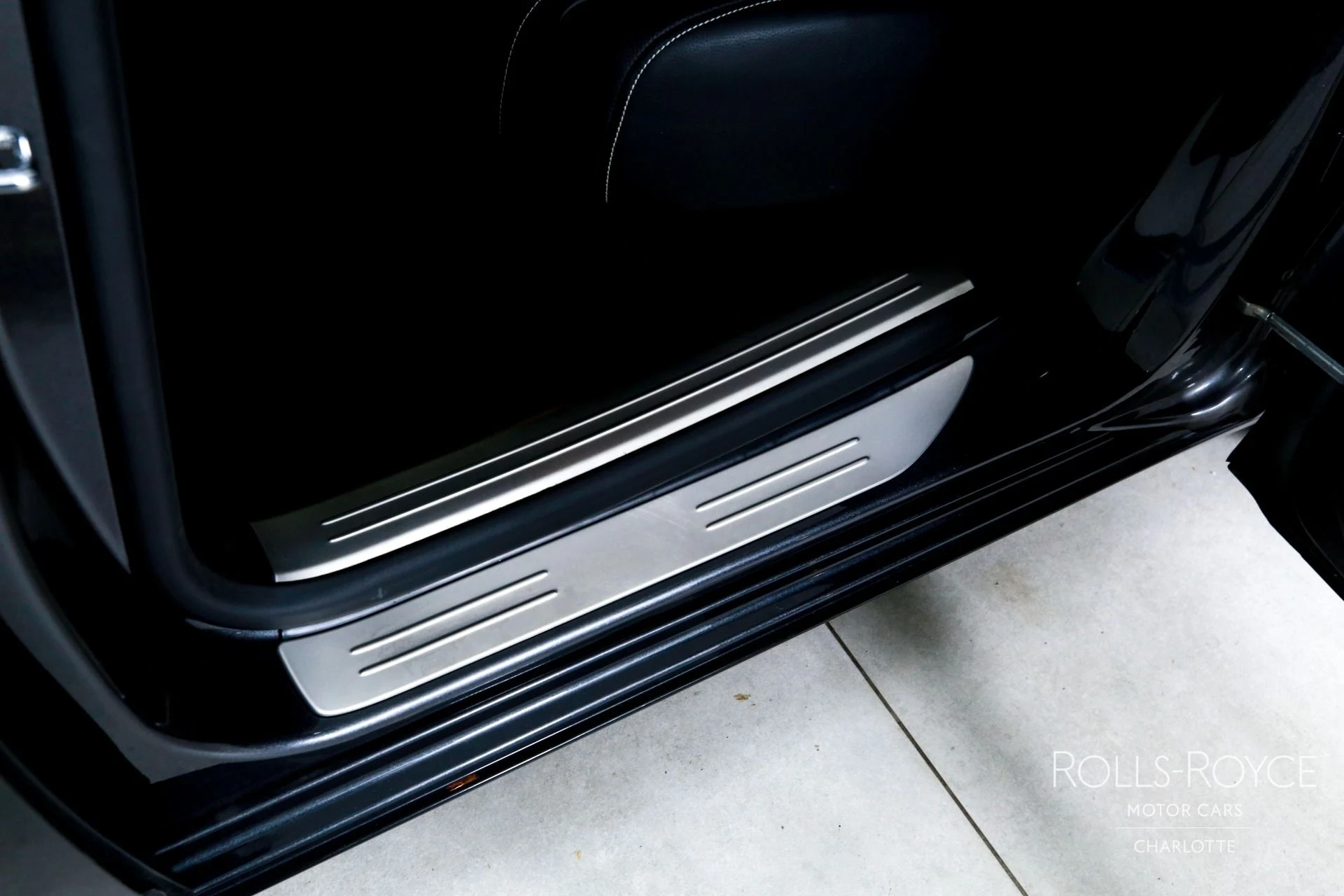 mph021_1885530993_Used_2015_Rolls_Royce_Ghost_1769450770_31012d402e