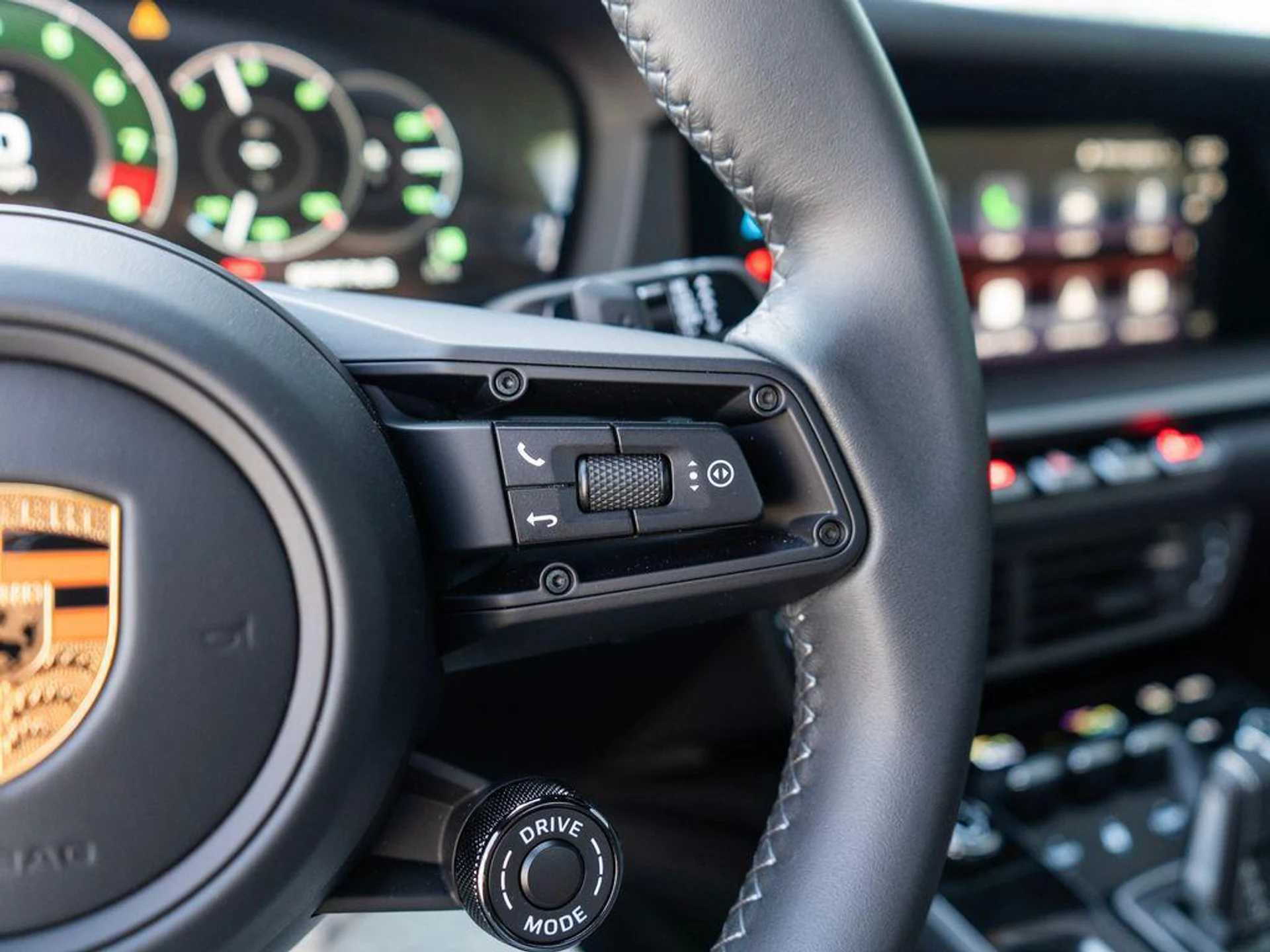 mph021_1890665096_BRR_4wywl_Eg4br_Ksq_Kpv9g_y3q00_0c994beb58