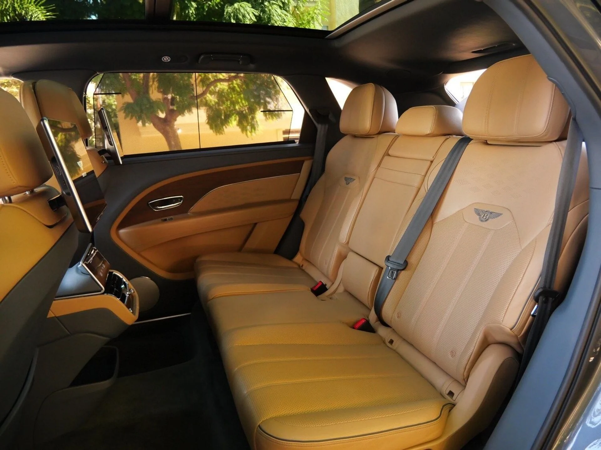 mph021_1890692495_48546c6dabc2f3e3b5ee5c1e259137bdx_9548f4905a