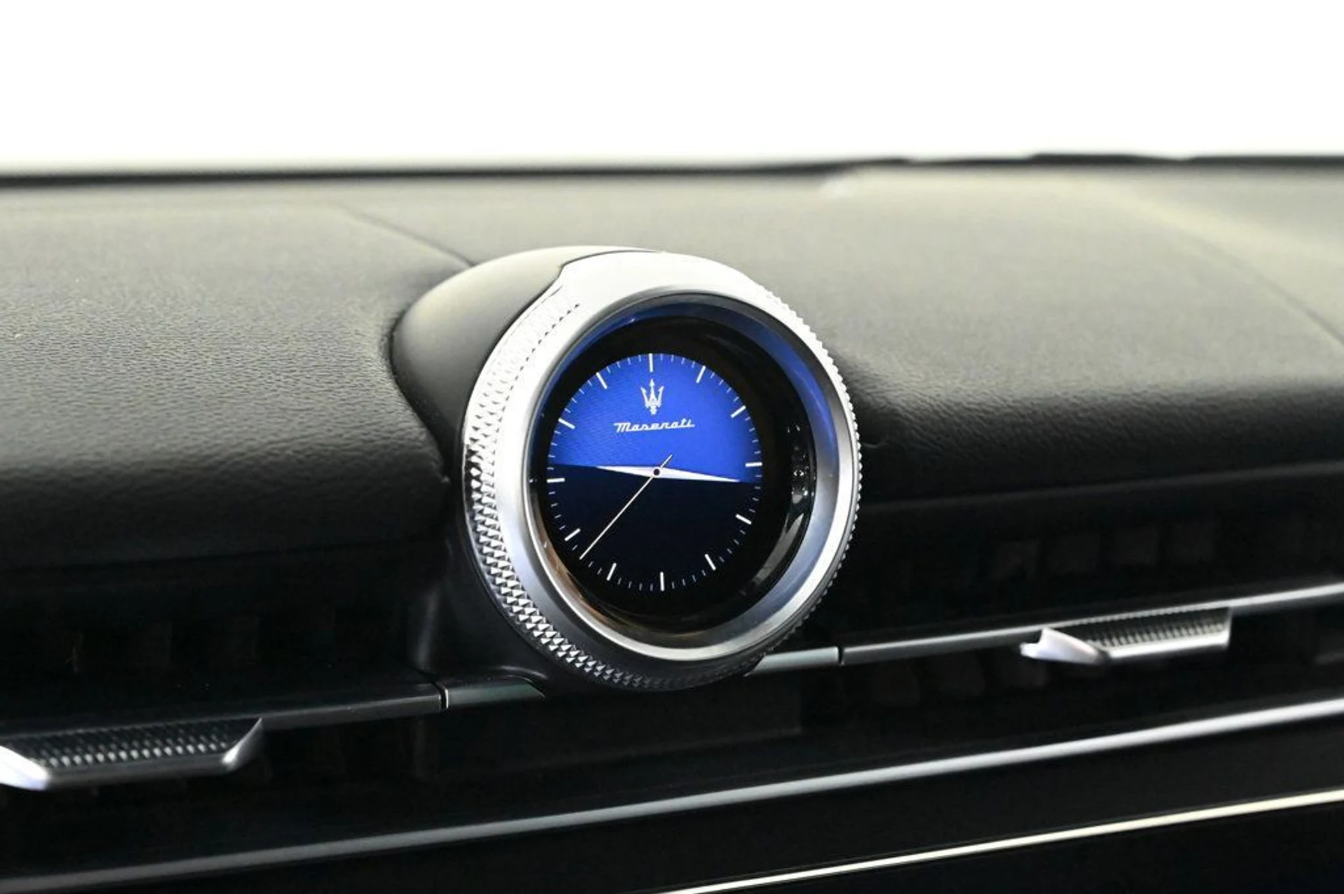 mph021_1891604788_used_2023_maserati_grecale_modena_11350_22935036_21_1024_aa7893250f