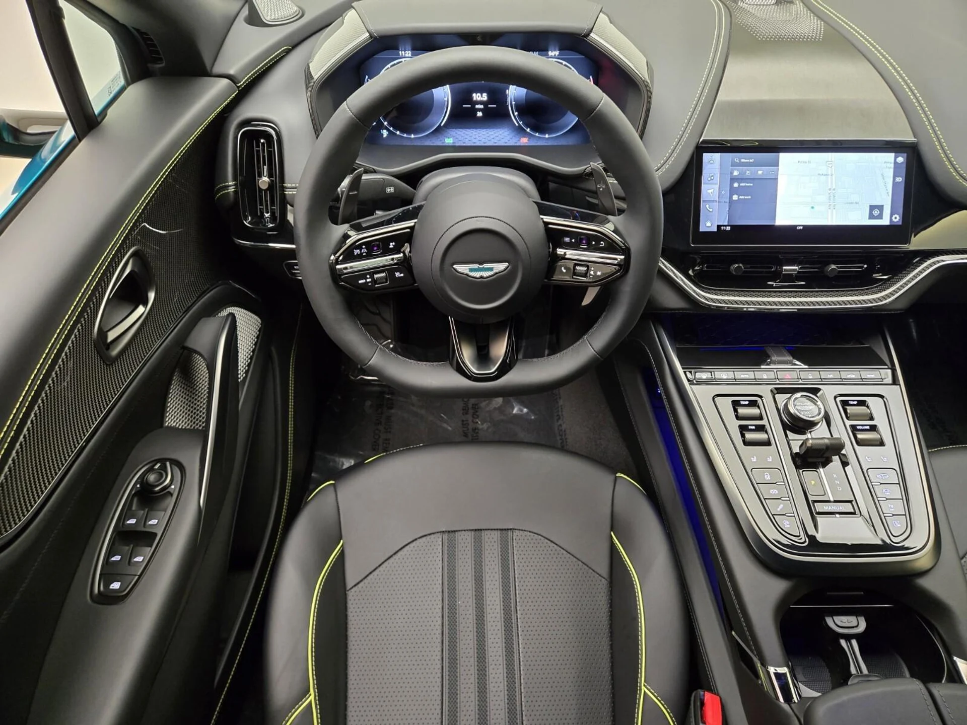 mph021_1892774174_New_2025_Aston_Martin_DBX_707_1753422054_36b47eb3e2