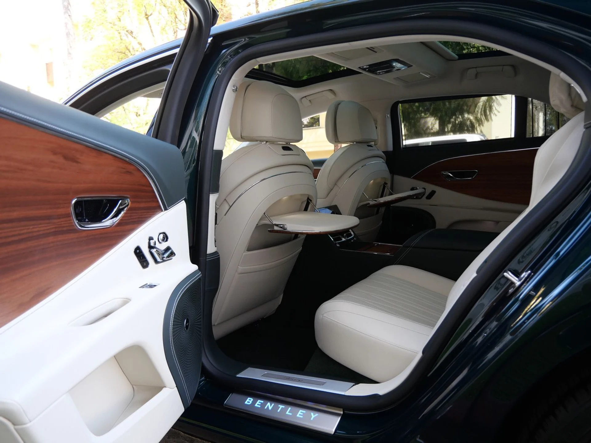 mph021_1893421869_a98cedc69ef815c6cebe034aec9cbf95x_b77a89e30a