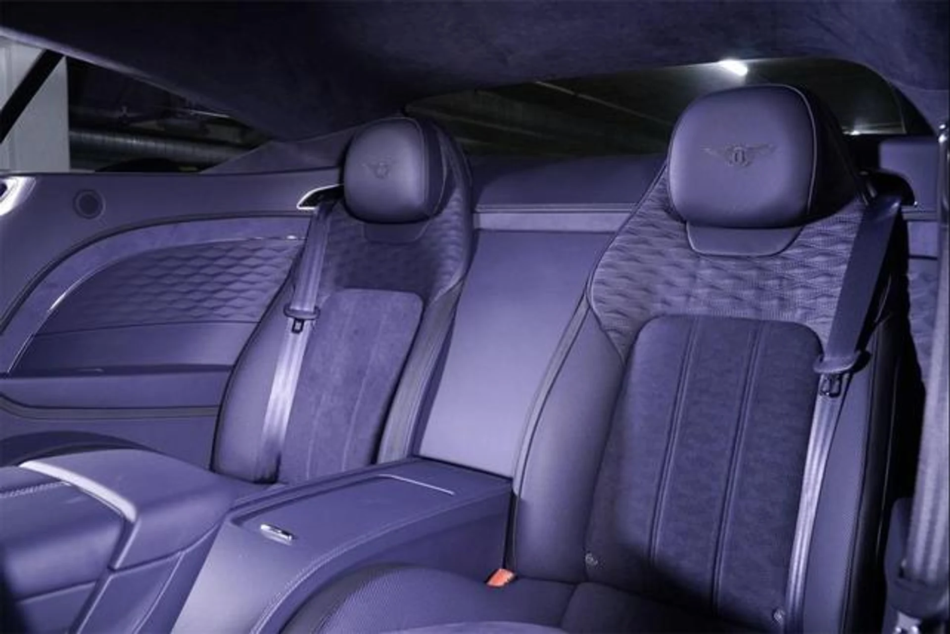 mph021_1902263529_nn_W_Dogze_D_Ep_G6_CL_Xkx3_P7_IZFM_0_f458708855