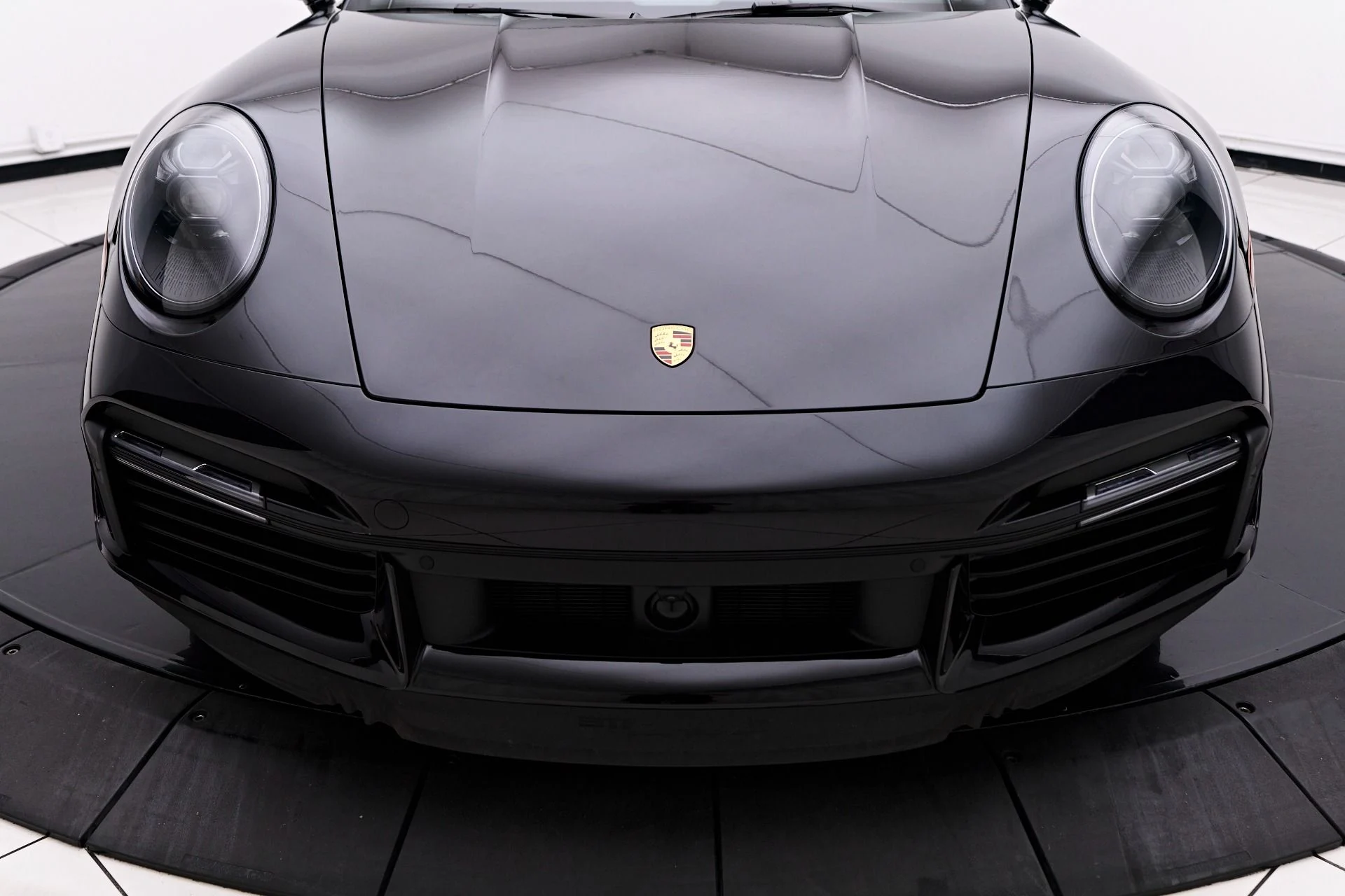 mph021_1908144886_Used_2024_Porsche_911_Turbo_S_1758674563_962f714542
