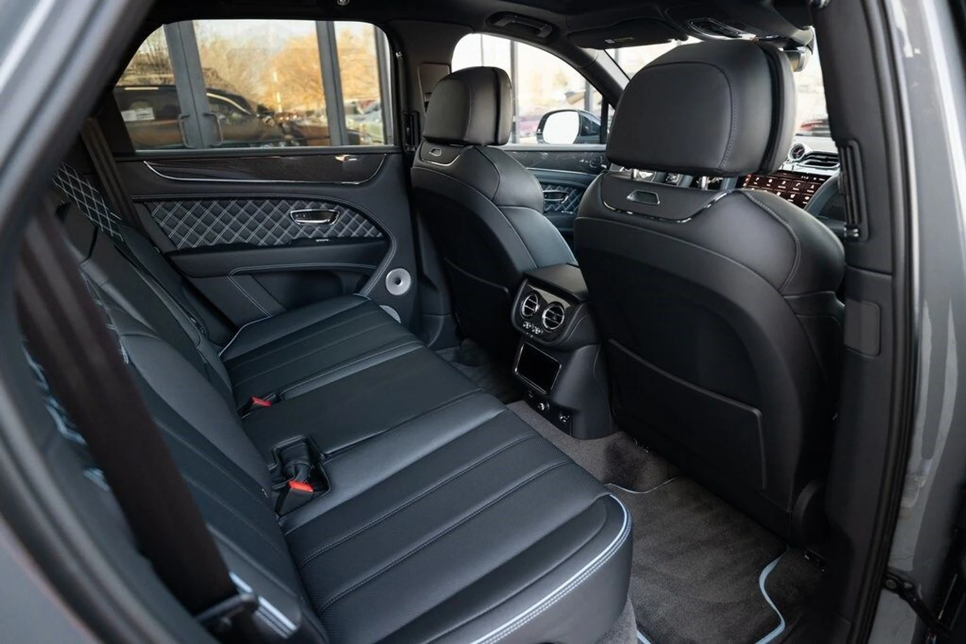 mph021_1919987532_c07bfd9dfbf37d39af6213834f075125x_6348085c05