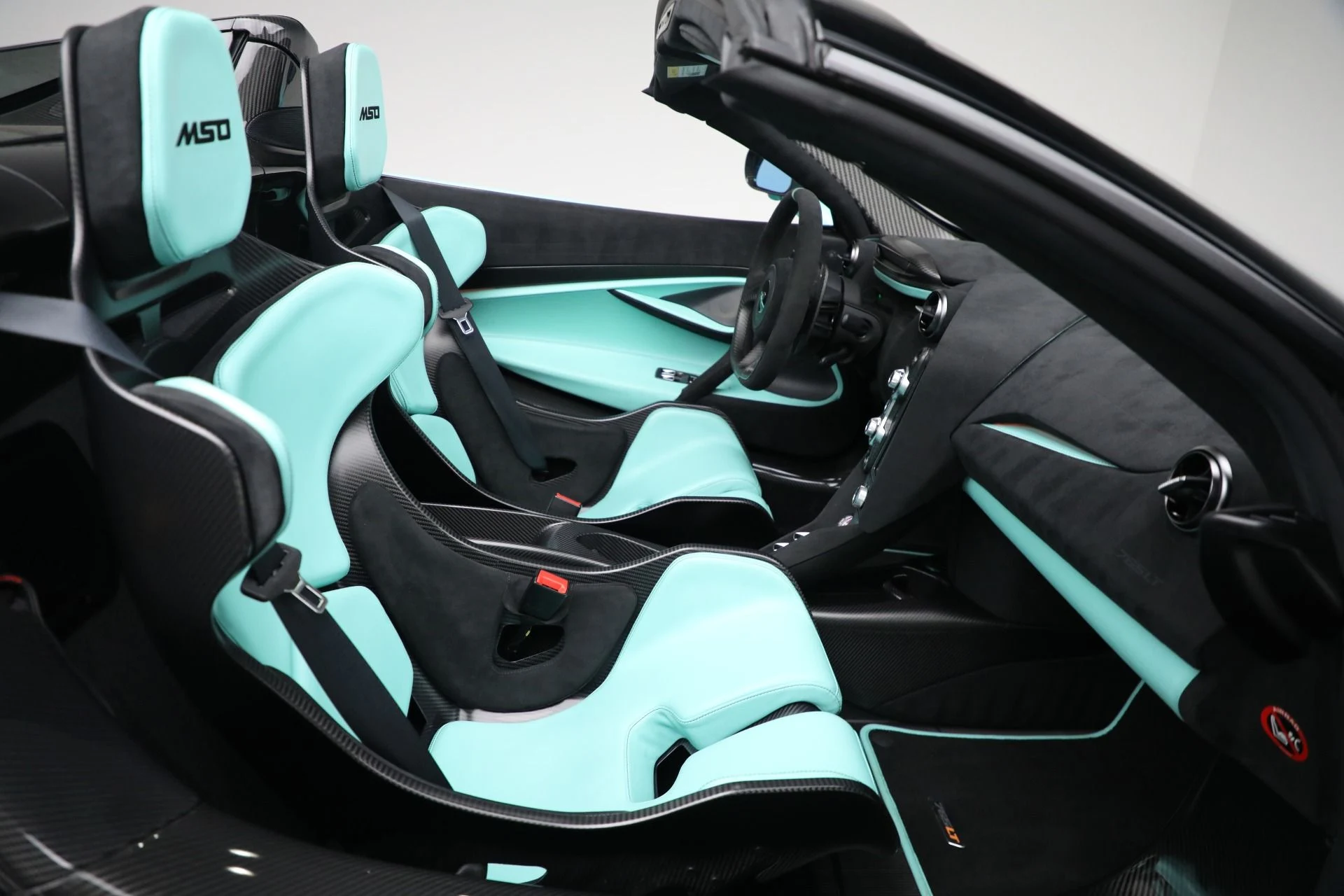mph021_1923037520_Used_2022_Mc_Laren_765_LT_Spider_81180044b3