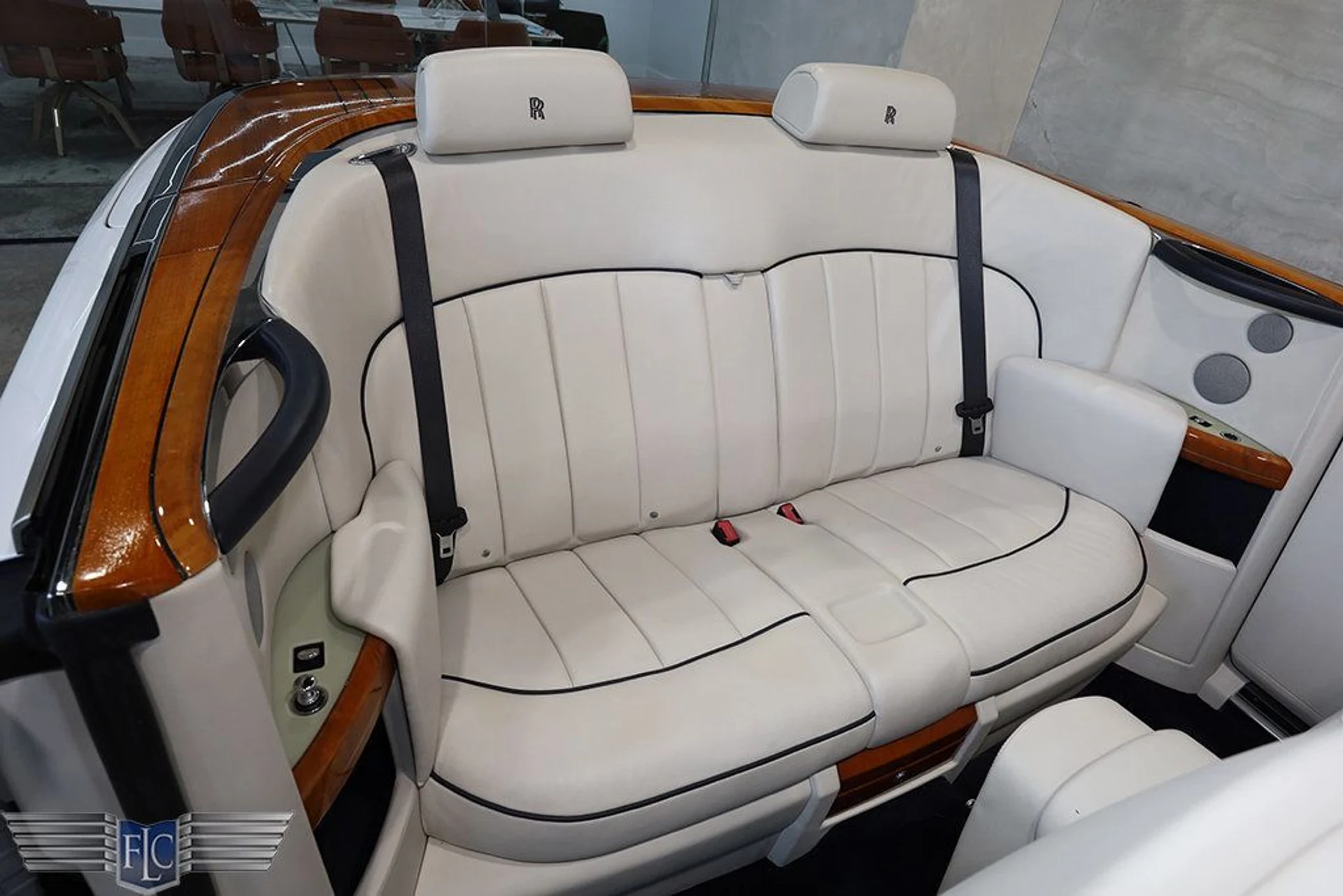 mph021_1926699978_used_2014_rolls_royce_phantom_drophead_coupe_9689_22941725_22_1024_9c028c8ecf