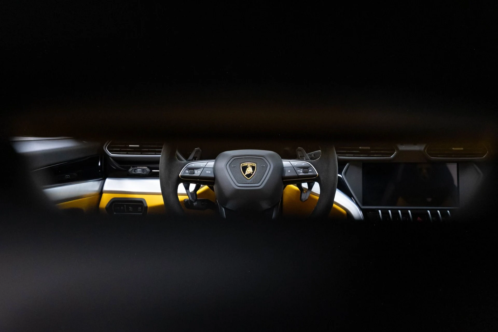 mph021_1926738753_Used_2019_Lamborghini_Urus_1786985122_31c4a9f559