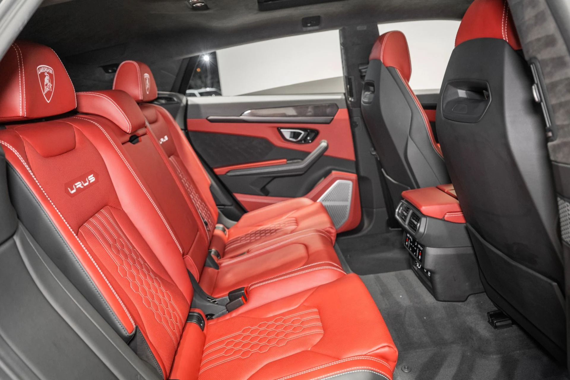 mph021_1935961722_Used_2024_Lamborghini_Urus_S_1773253315_e00f9d7e46