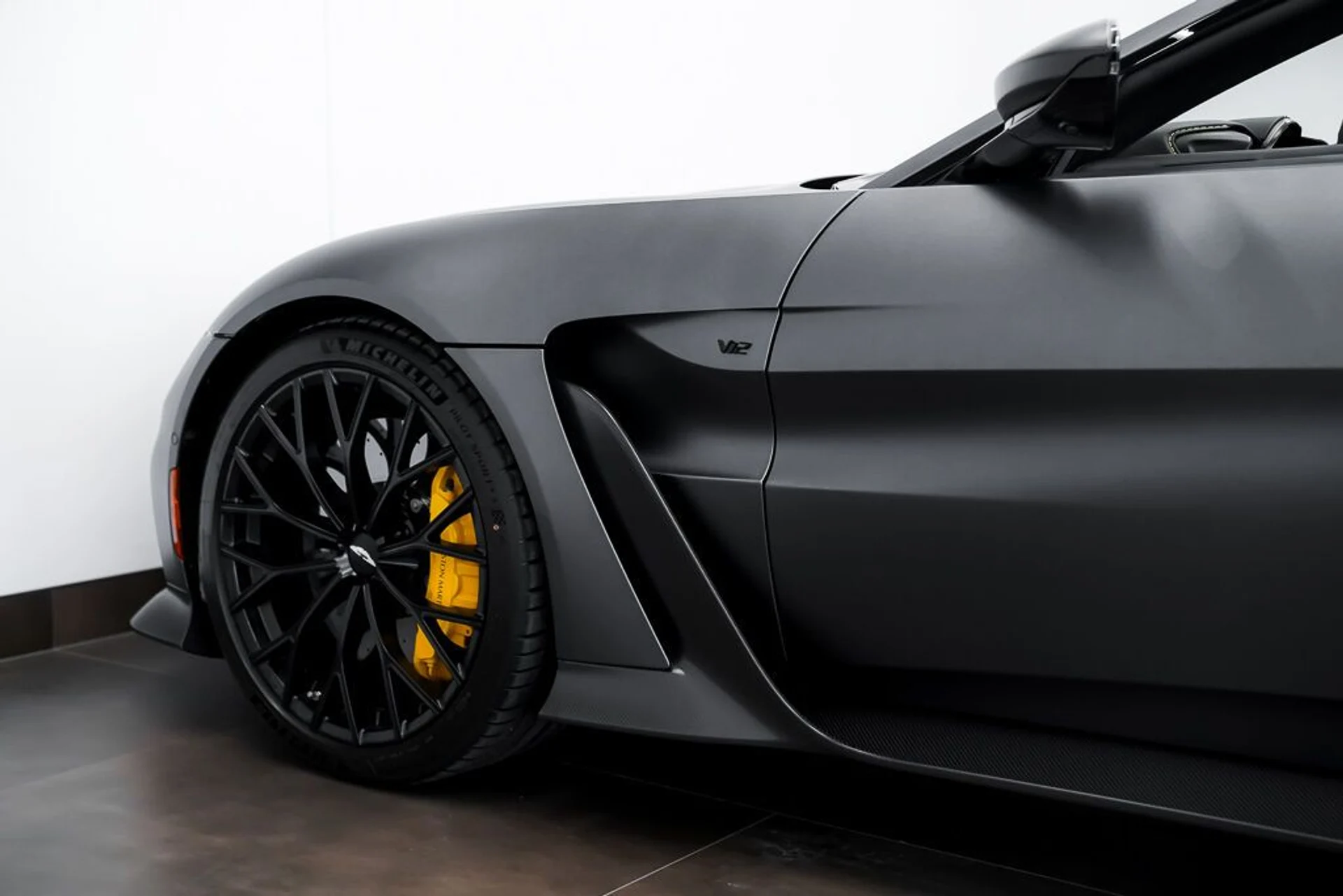 mph021_1938114767_aston_martin_vantage_2023_jpg_v_1773863537_817823a8a2