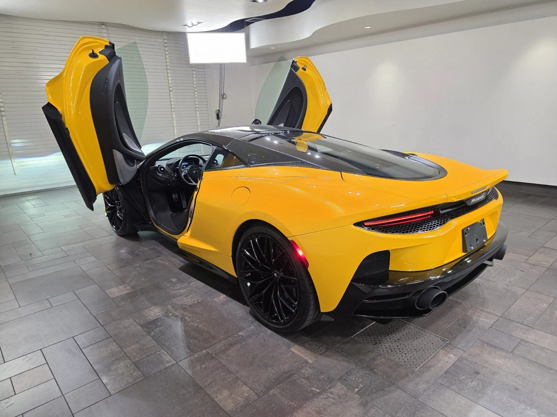 mph021_193901410_d6e343d2cfebe154a179d448e7e1257a_e1ceed9923