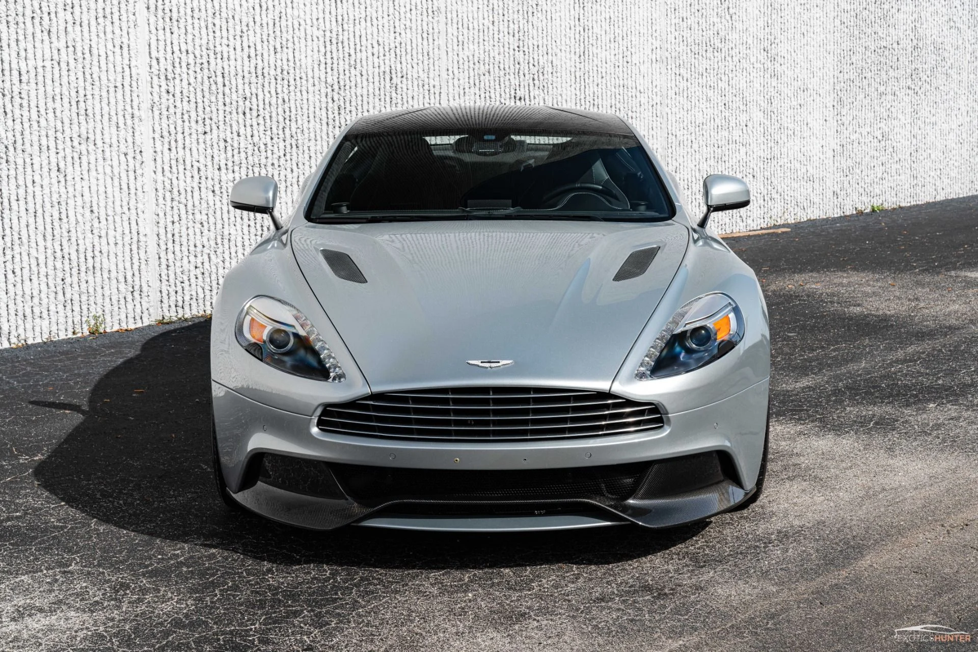 mph021_194108958_Used_2014_Aston_Martin_Vanquish_Iconic_Skyfall_Silver_w_One77_Steering_Wheel_Carbon_Roof_1721934406_85b74e46f3