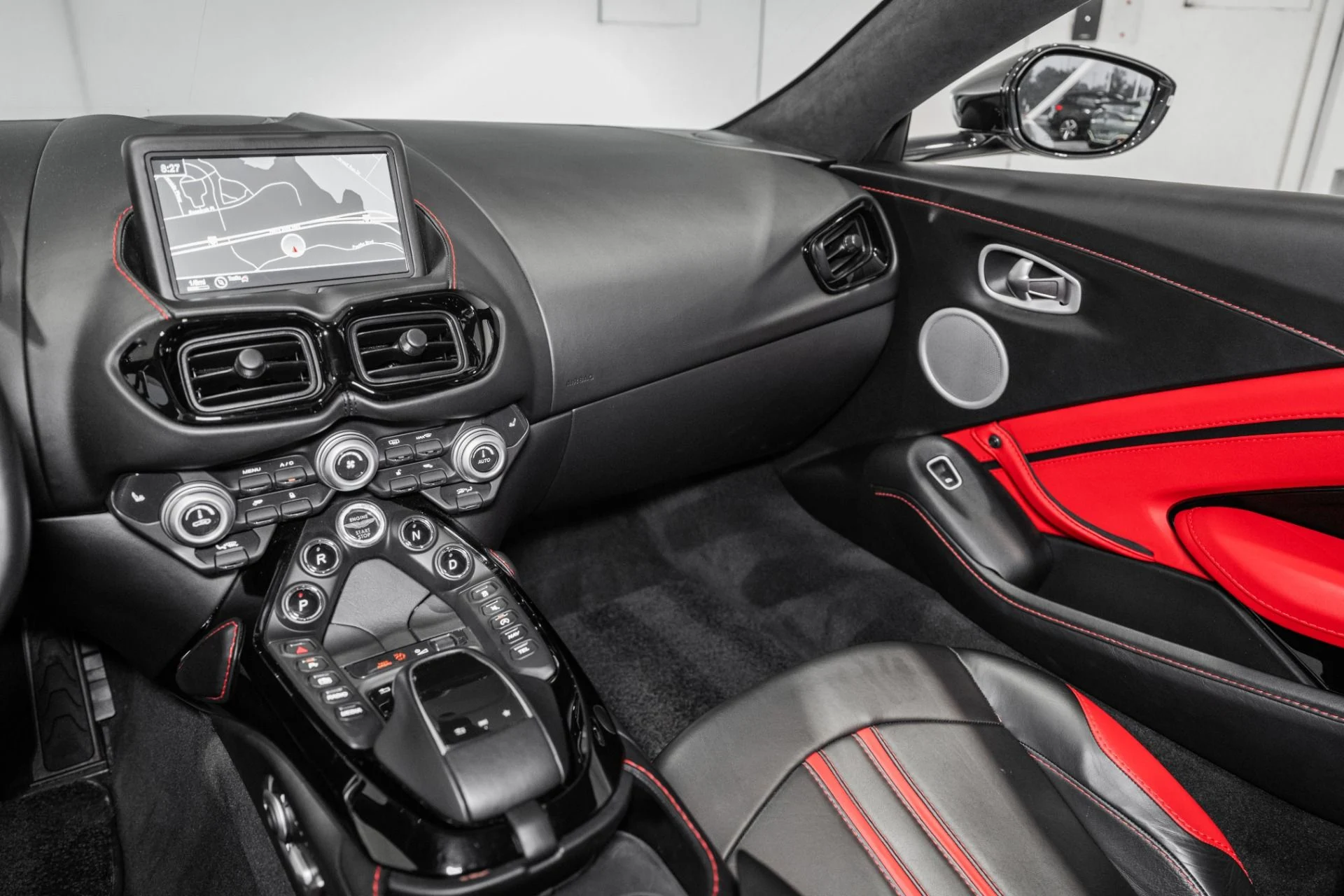 mph021_1947881165_Used_2019_Aston_Martin_Vantage_1779799907_6c71152044