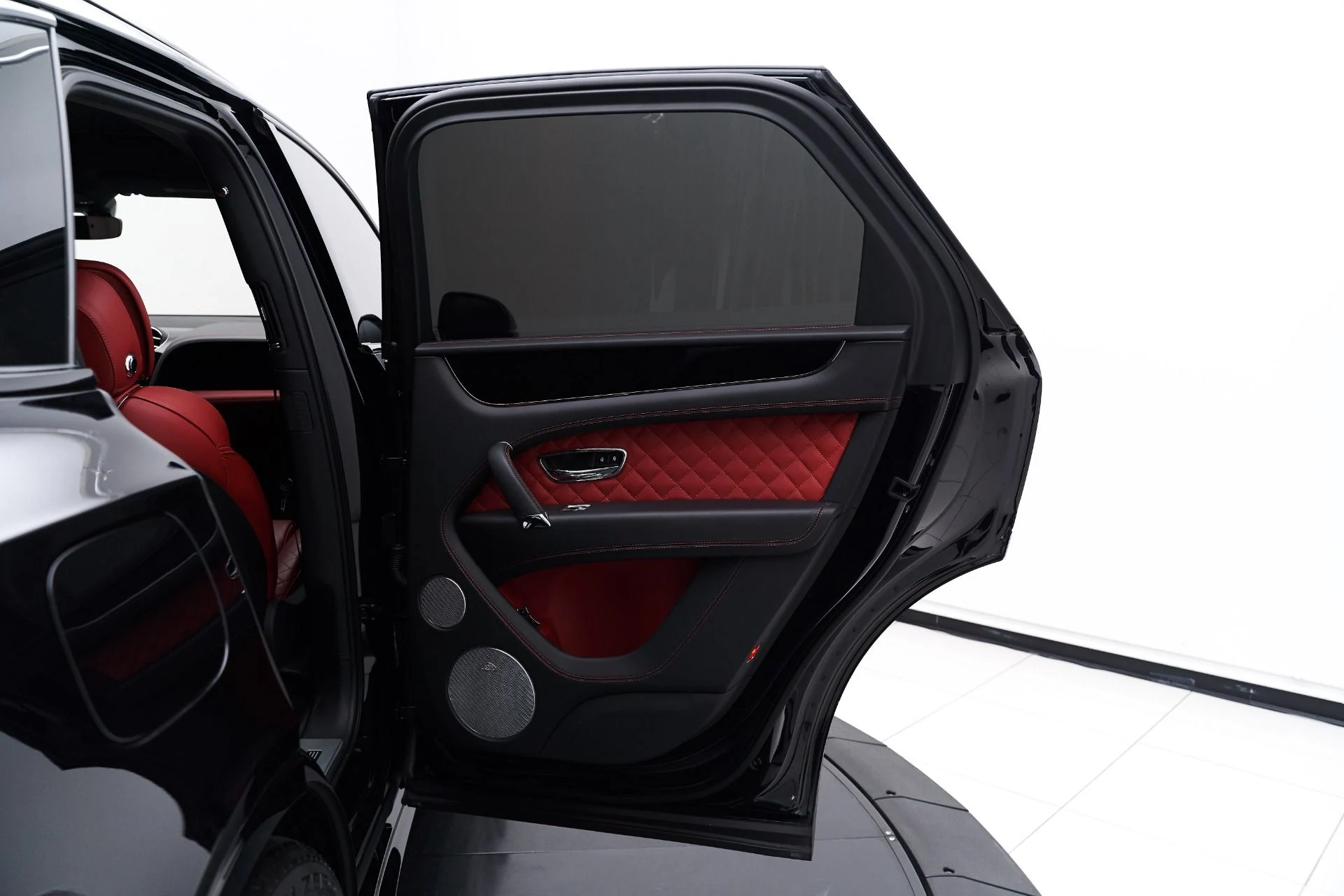 mph021_1952920650_Used_2017_Bentley_Bentayga_W12_1648839996_31b86d9fd4