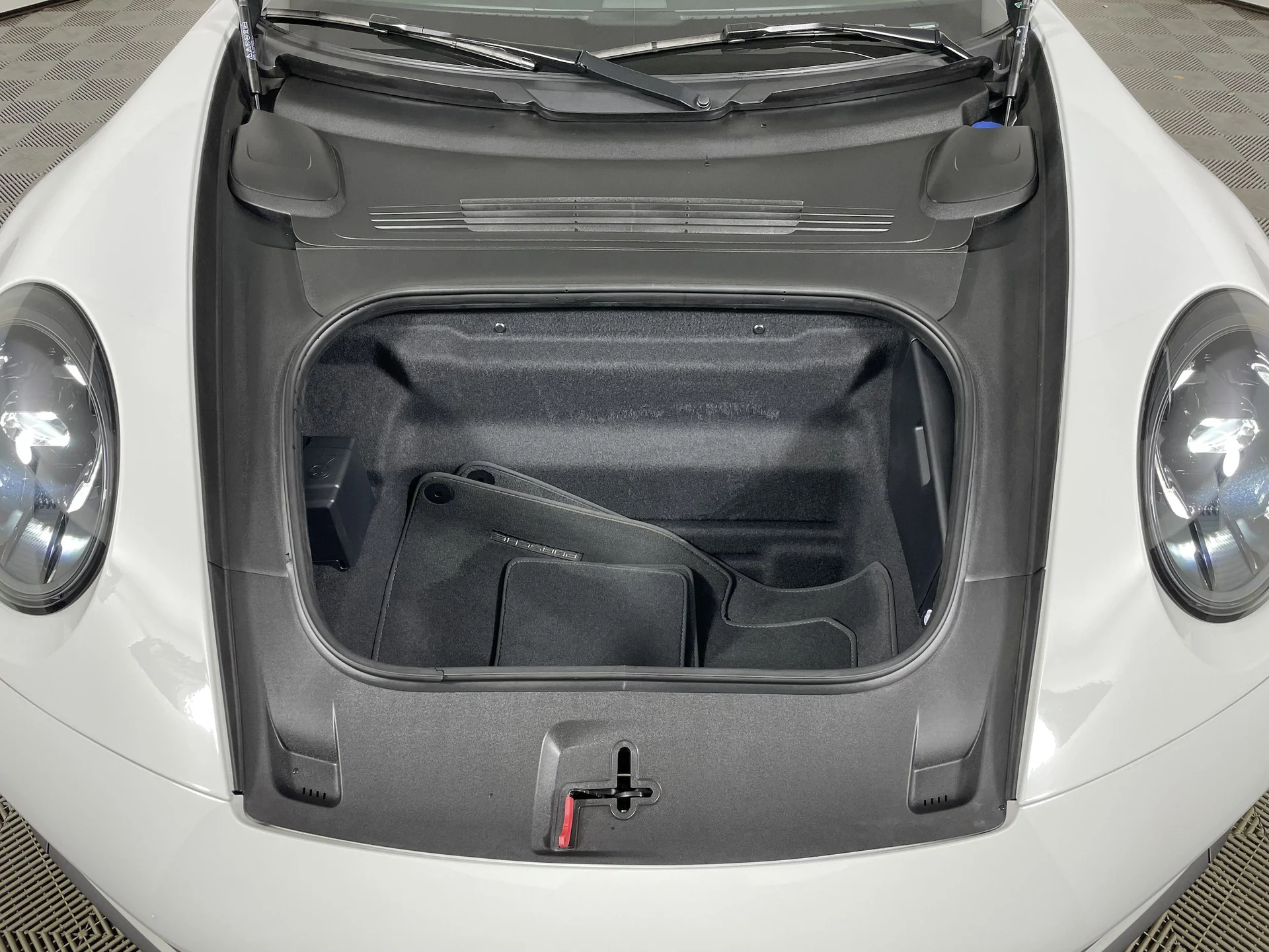 mph021_1956844188_b3084e05bb3a8e72506d2c621d4b91f2x_e81aca382e