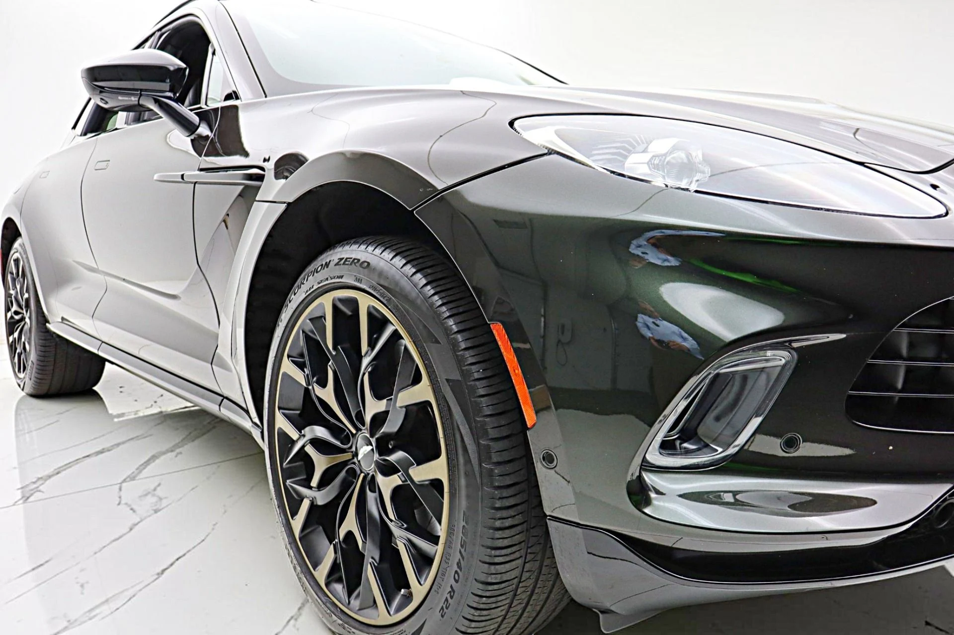 mph021_1962907108_Used_2021_Aston_Martin_DBX_def3df9c97