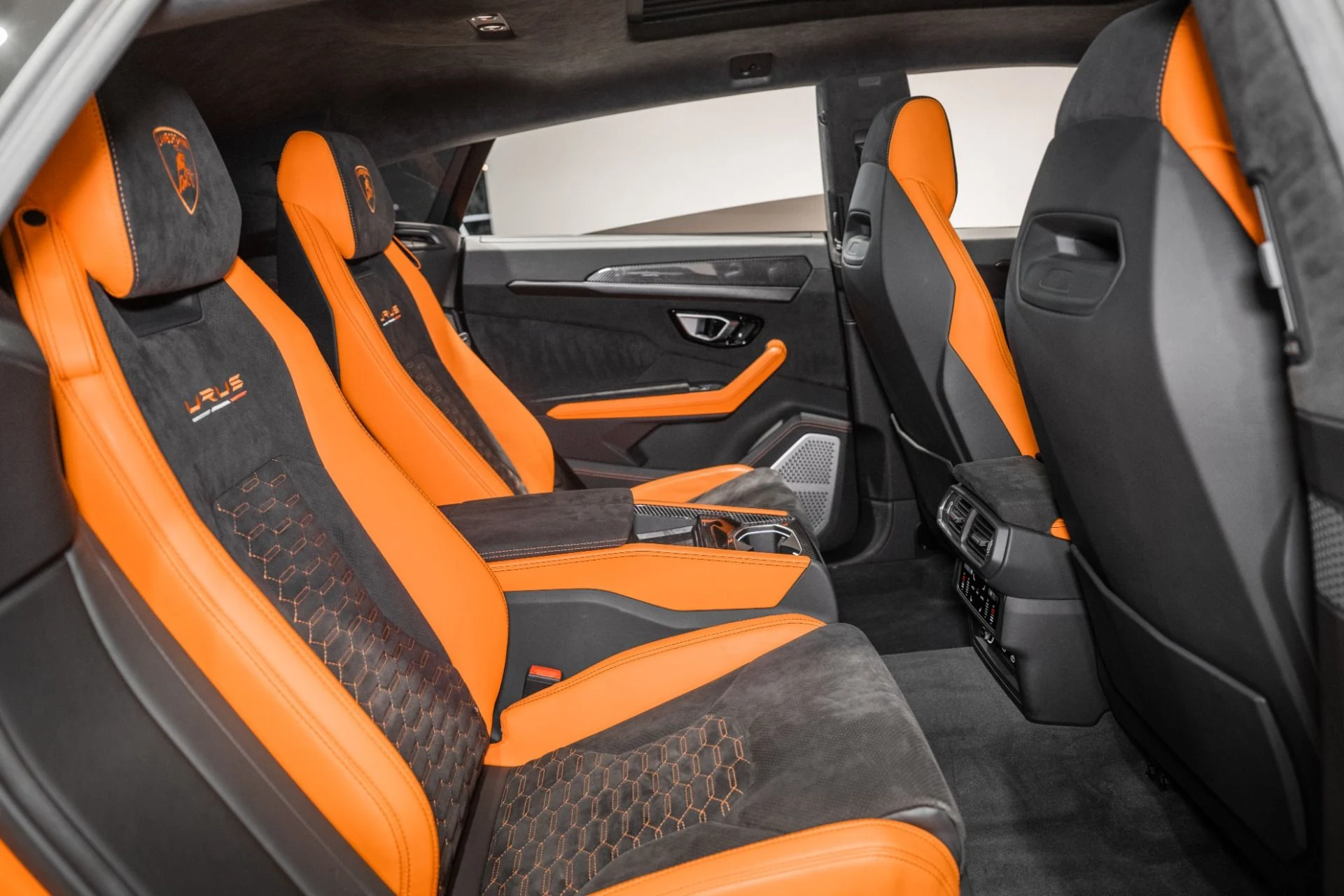 mph021_1969616034_Used_2022_Lamborghini_Urus_Pearl_Capsule_1773409911_a319d7b9bb