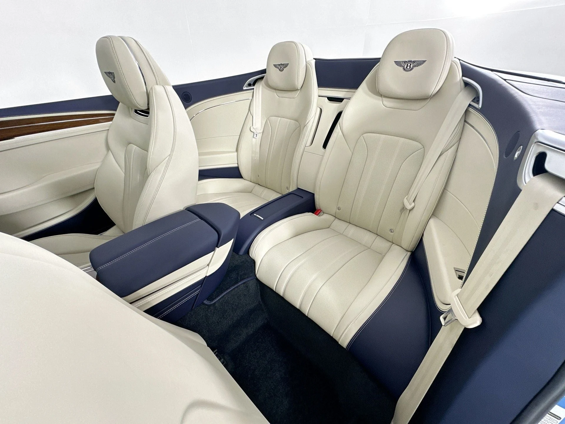 mph021_1969661390_22_0ad85522f7