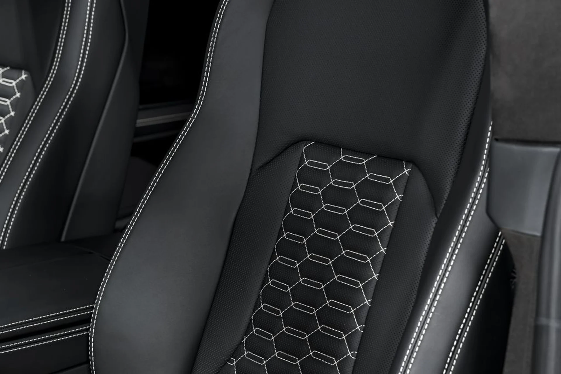 mph021_1970449445_727f499fd8d212eead31995b8eec6defx_0ee26d7e8c