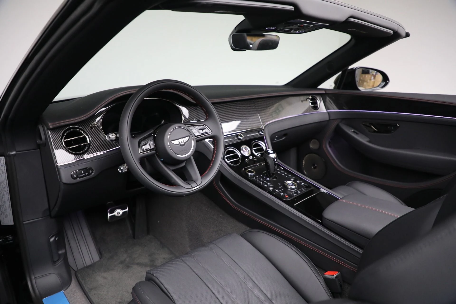 mph021_1973873406_New_2025_Bentley_Continental_GTC_Black_Edition_c2052cd7ff