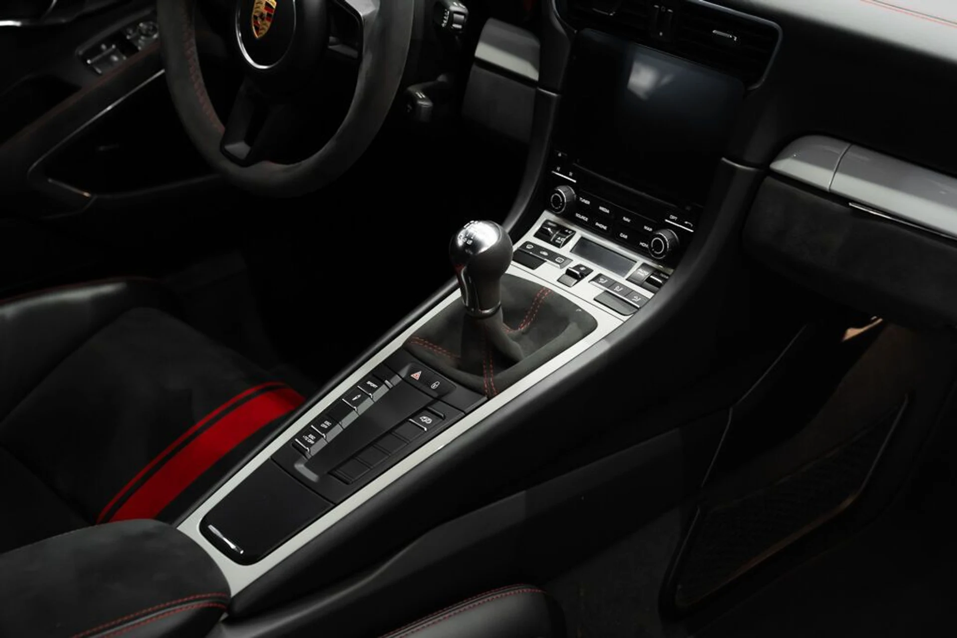 mph021_1977950714_porsche_911_2018_jpg_v_1754582232_46d5373d42