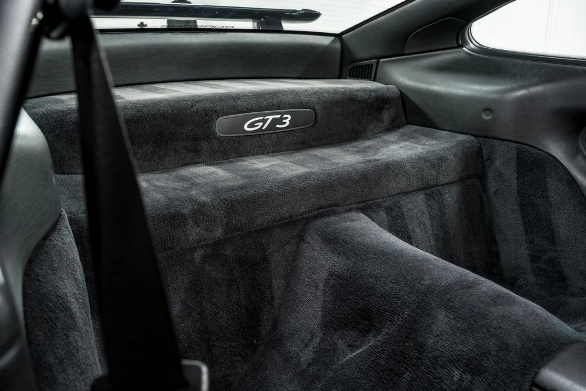 mph021_198381057_1ba01304815ff2587a6648aec18dd4d7x_c18c358afd