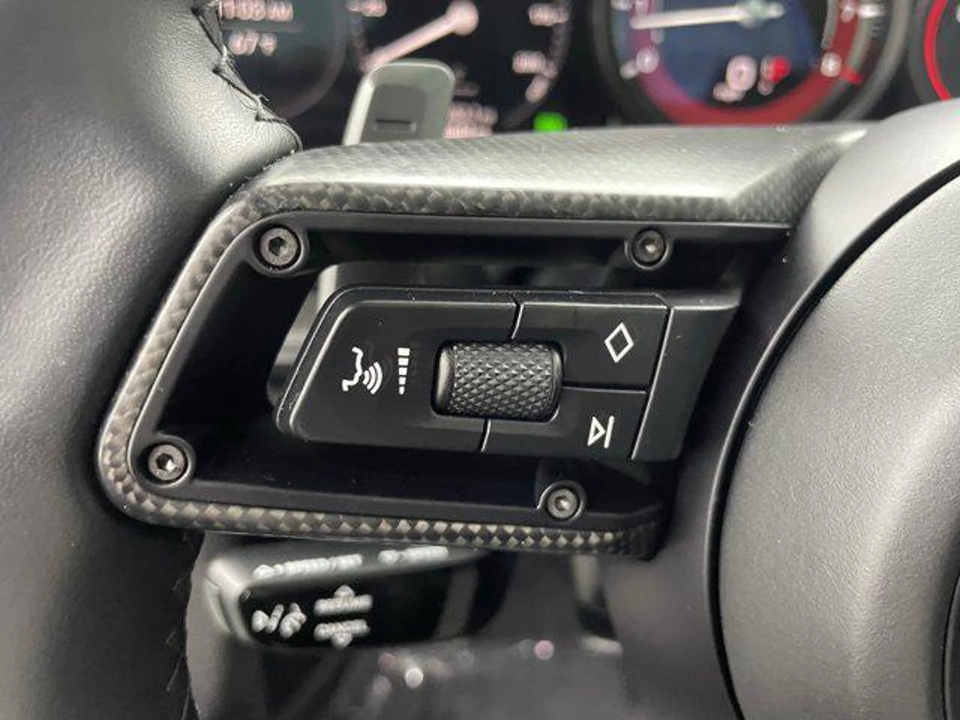 mph021_199321997_u_J_Ta_Sc_LS_Le9_XR_Qp_Mic_L_If79uc_GM_3dd9f706ec