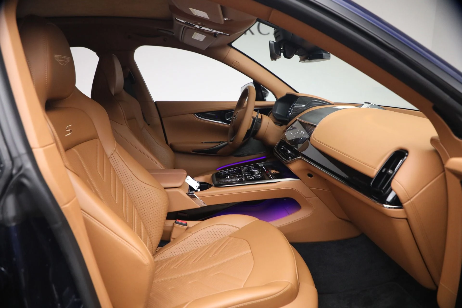 mph021_1996498502_New_2026_Aston_Martin_DBX_S_1787860964_2db83d6037
