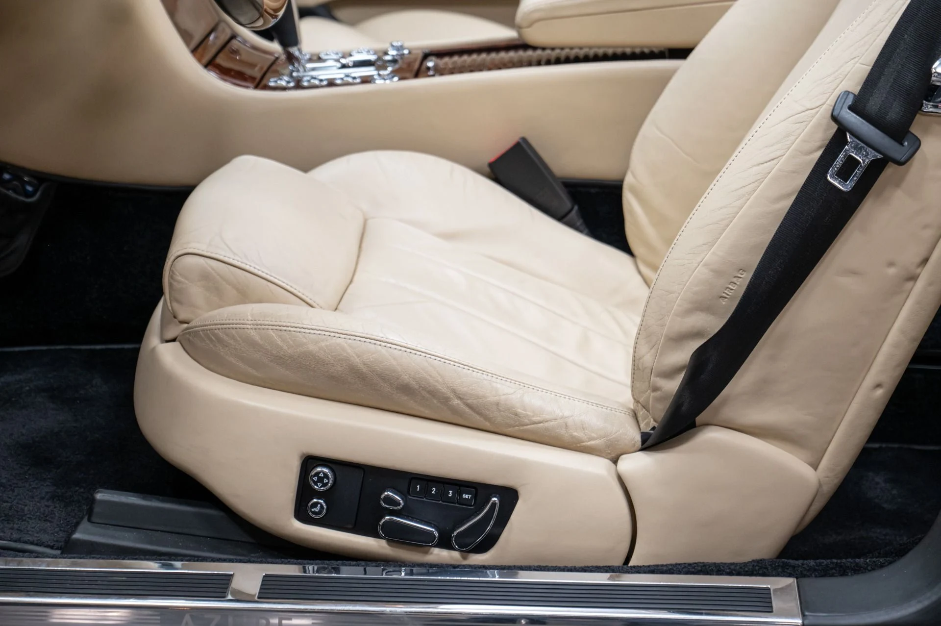 mph021_2010988875_Used_2007_Bentley_Azure_1753214683_0b97803236