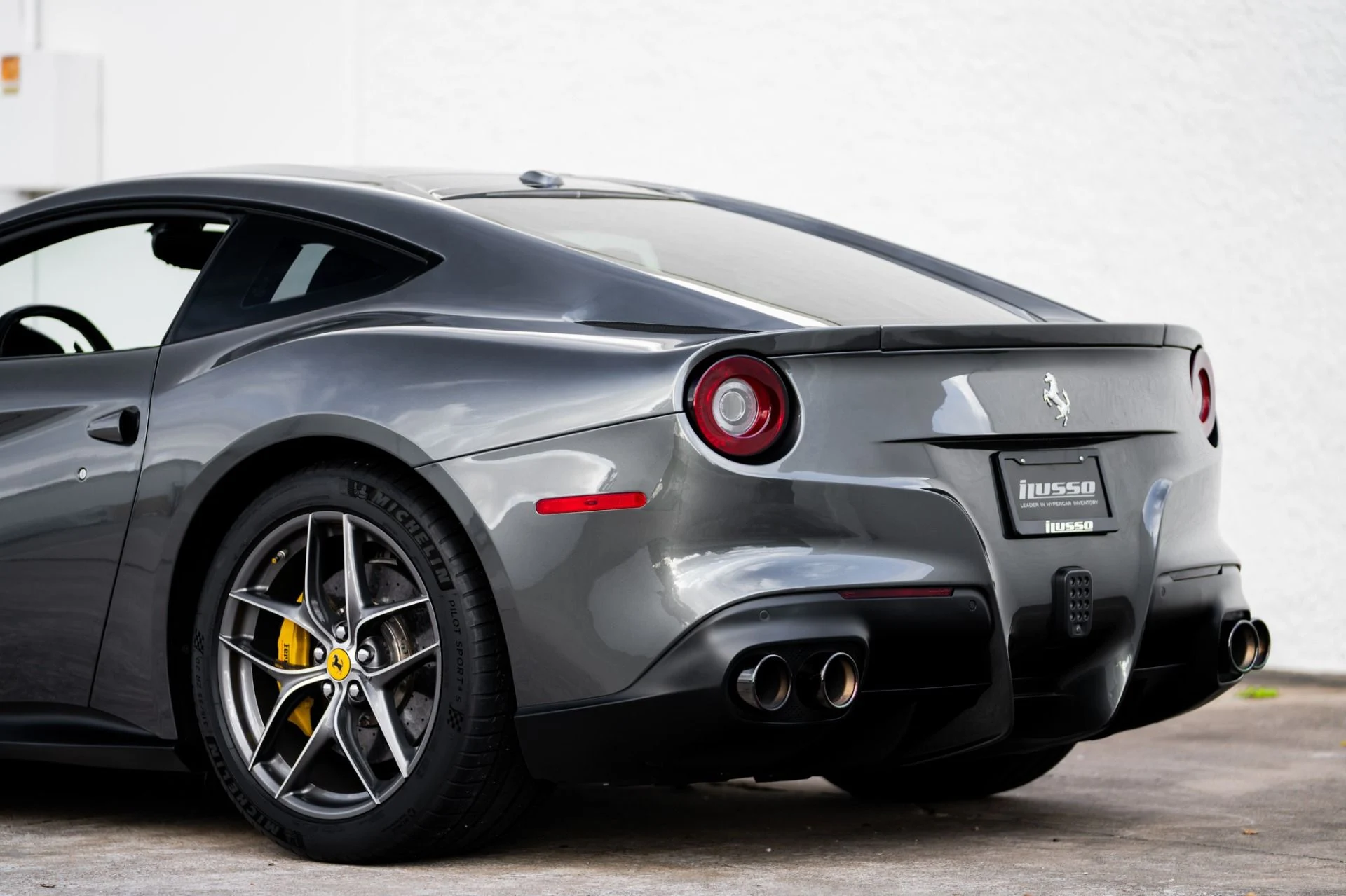 mph021_2014875131_Used_2015_Ferrari_F12berlinetta_1763421627_b422e16989