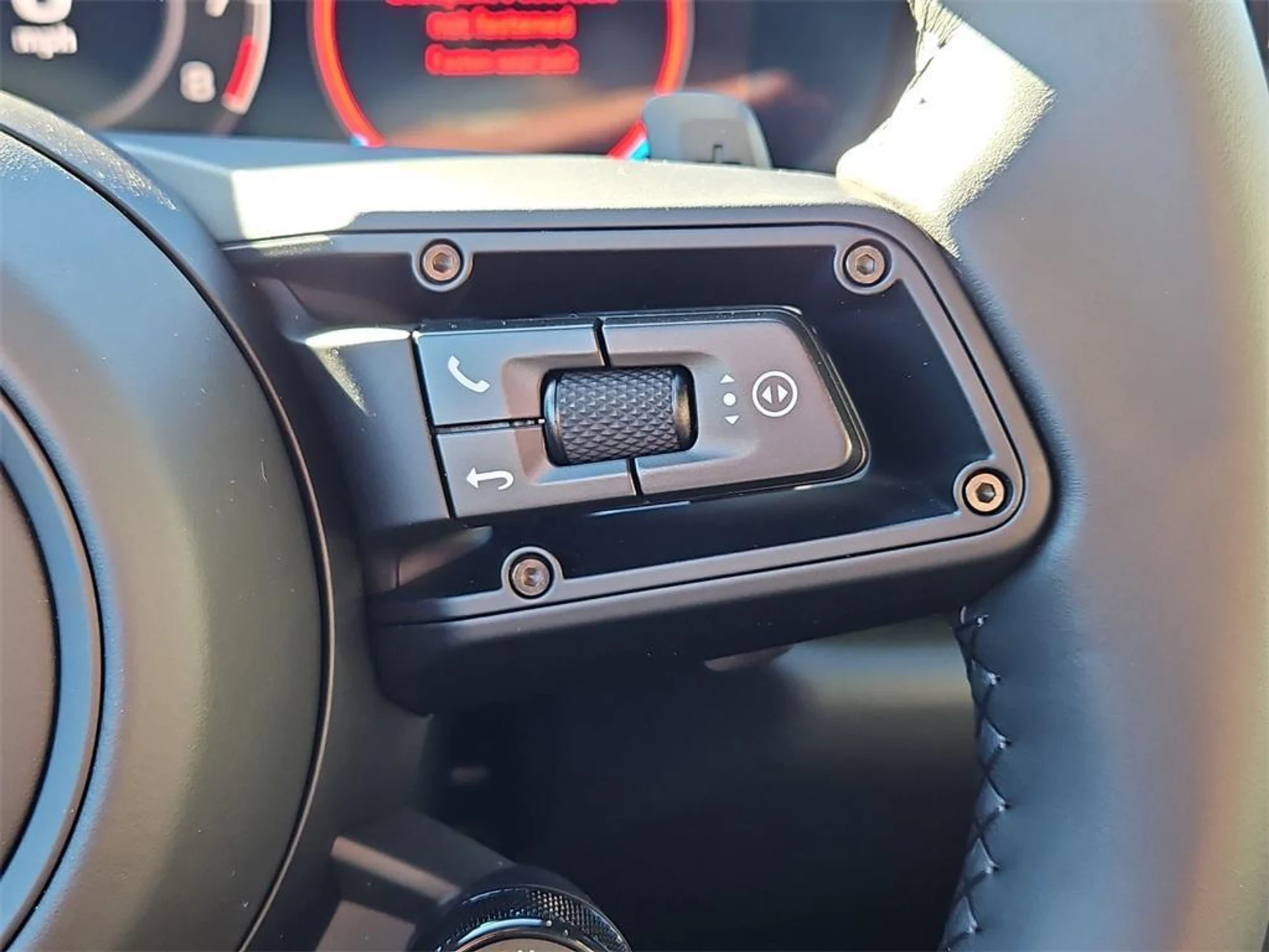 mph021_2015862549_KXN_79i_CCG_Lnq_Yrtmv_Bm_Bg_Tuk_L4_4028026b70