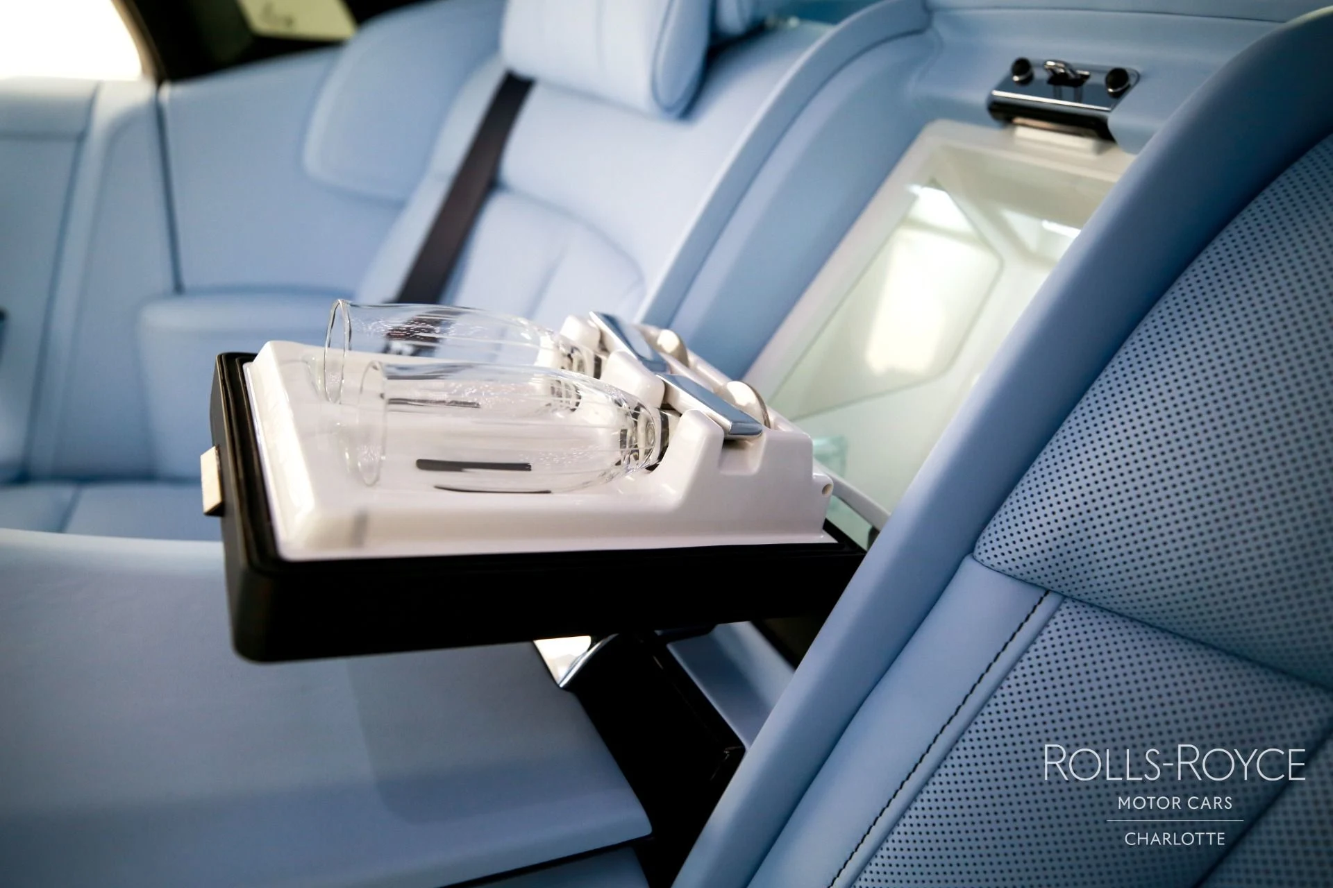 mph021_2021683017_Used_2026_Rolls_Royce_Phantom_1776091031_2afc125b60