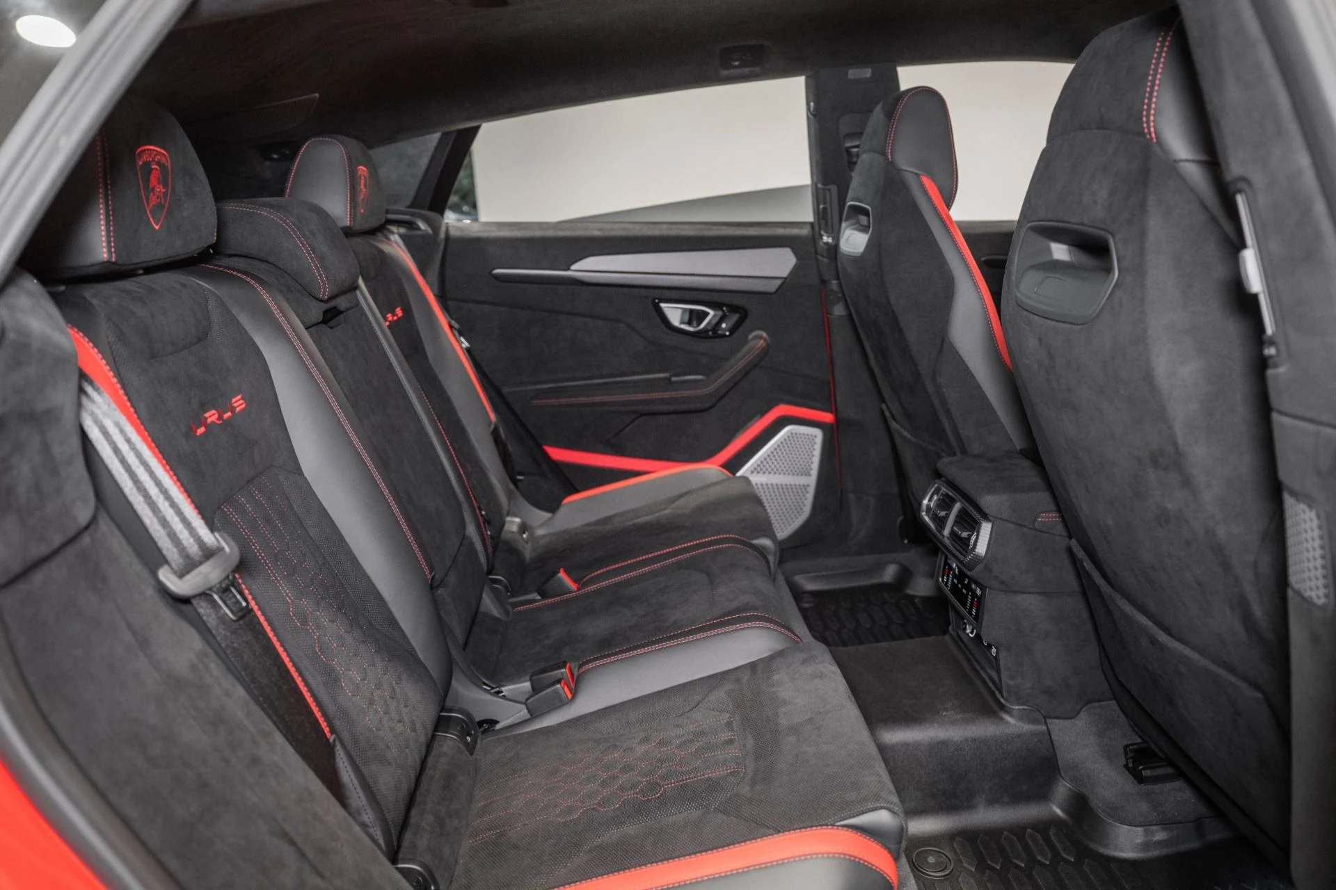 mph021_2028399425_New_2024_Lamborghini_Urus_Performante_1785778187_92a274886d
