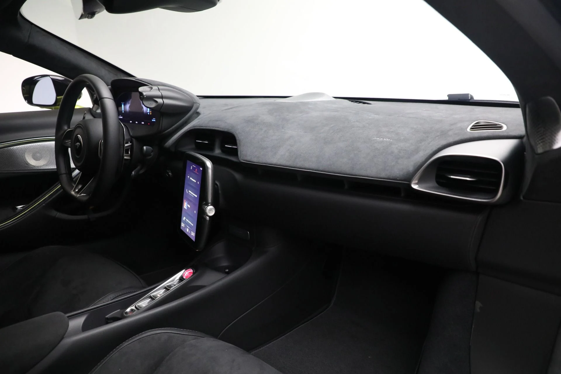 mph021_2033375272_Used_2024_Mc_Laren_Artura_Performance_740d99496a