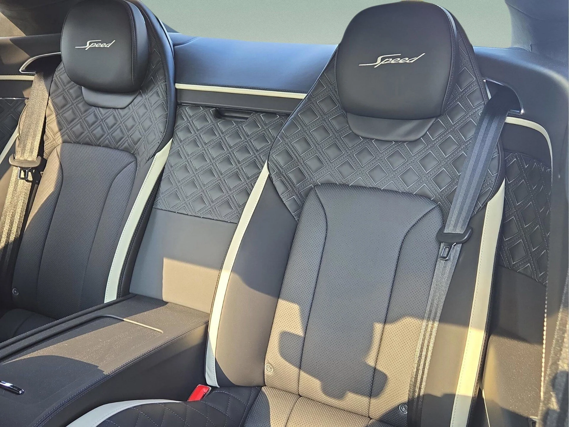 mph021_2033482242_98d8cb80c9c427681676b8ce894ddd1ax_7f248314c3