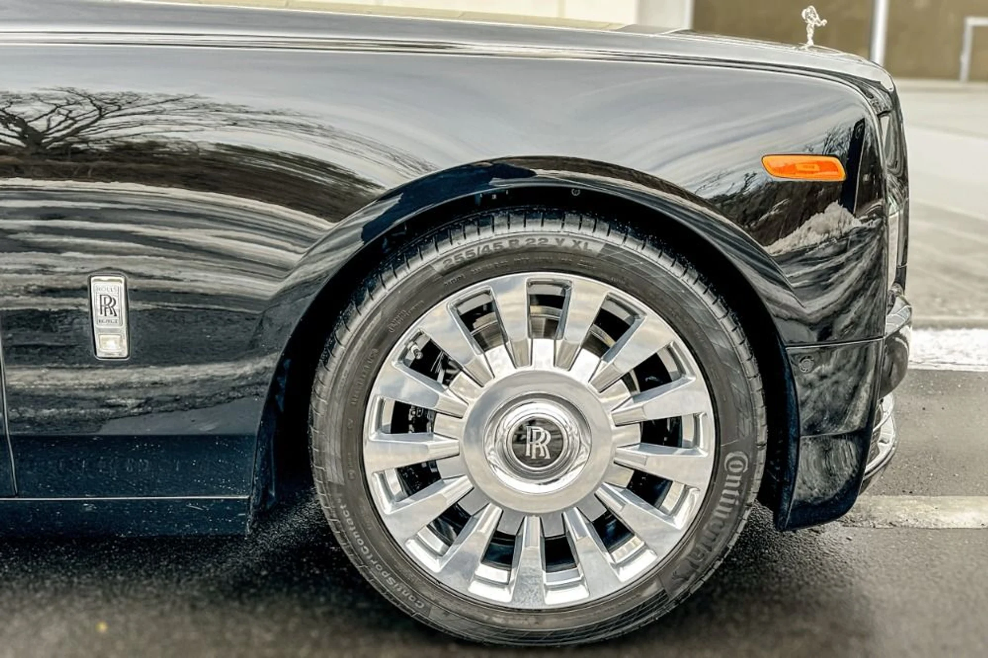 mph021_2040147463_Used_2023_Rolls_Royce_Phantom_1769430956_67ad8c418f