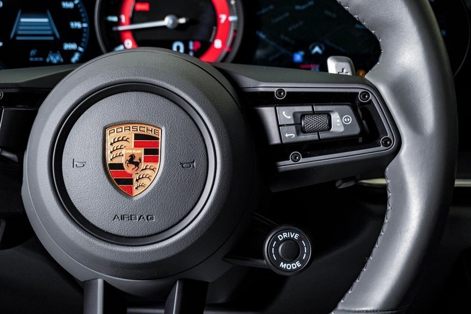 mph021_2044402481_6ebd26494578fe1796312f2f581a0f87x_b4d23e9765