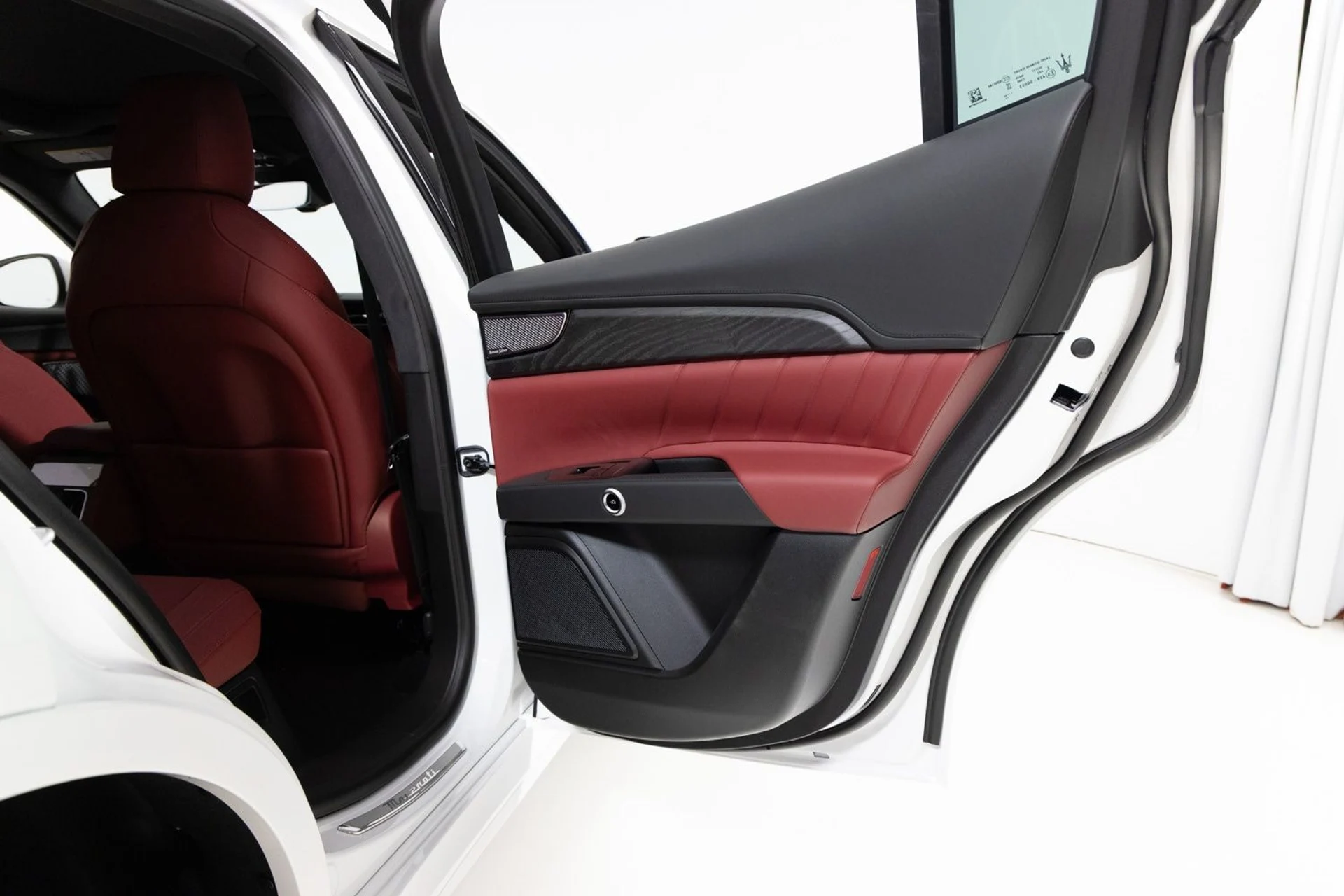 mph021_204759462_239f4cd2034f46d8b63d218cb547cba4_9065428c69