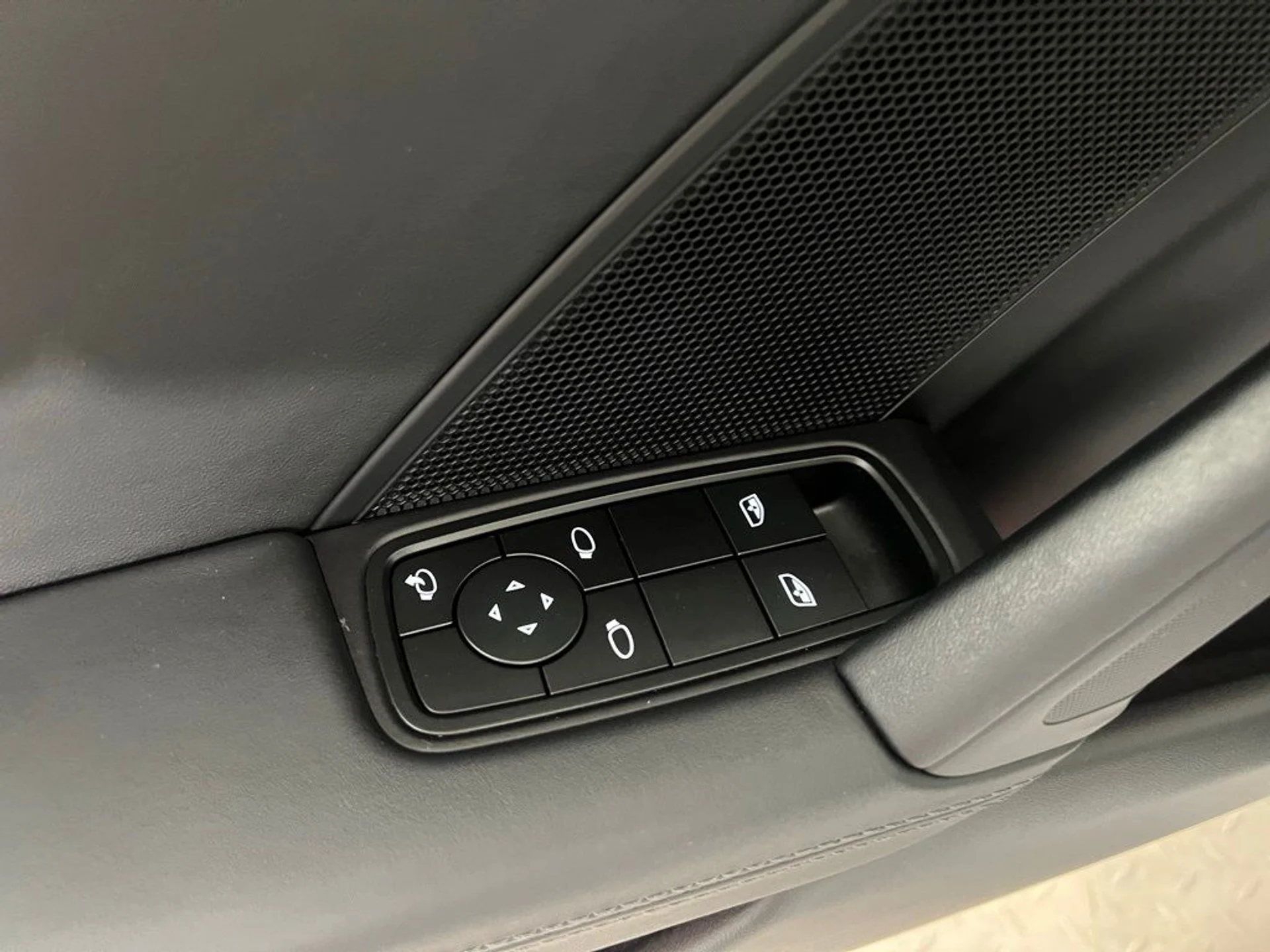 mph021_204822199_7197335d04350dfccc0be872c31455eb_3efc36f601