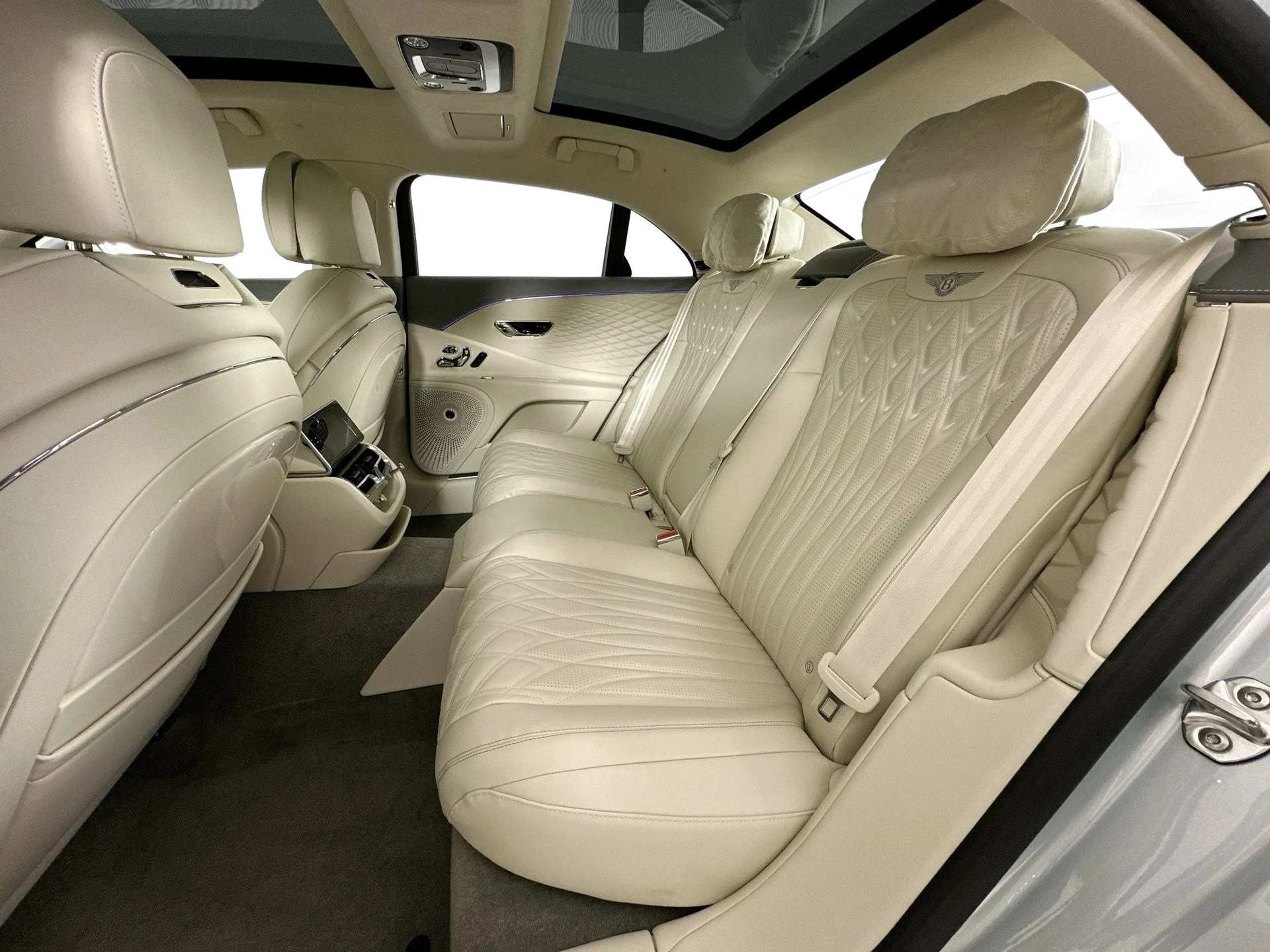 mph021_205430750_22_3c1c0d44b6