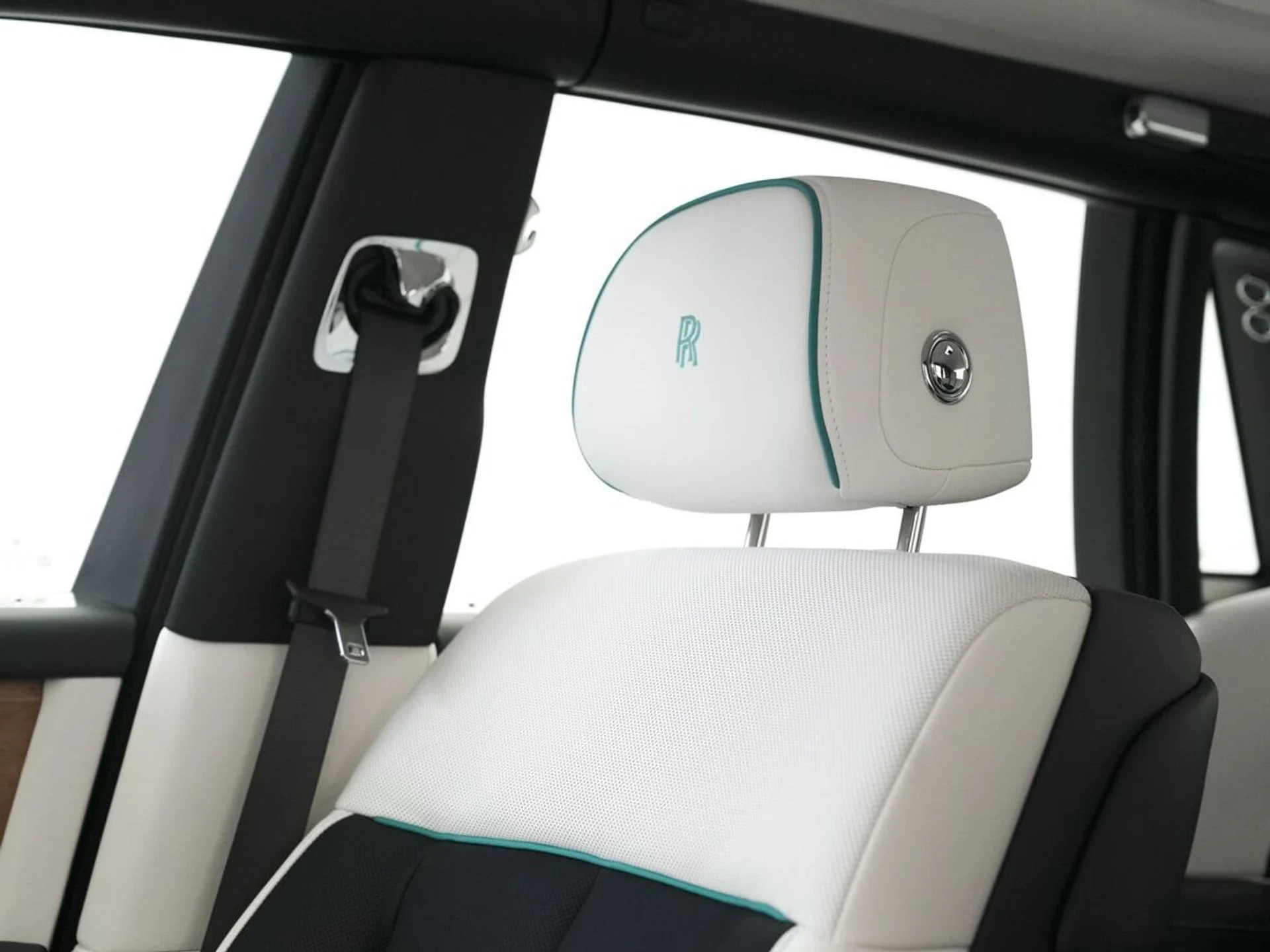 mph021_2055419955_h2gf8aqt8cizku072hjdky76uqer_835f06d458